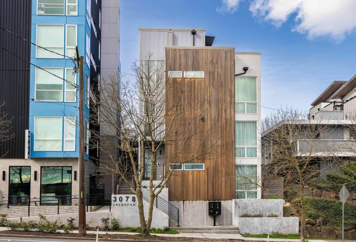 Newly Modern 2b2b Near Seatac - Golf Course *