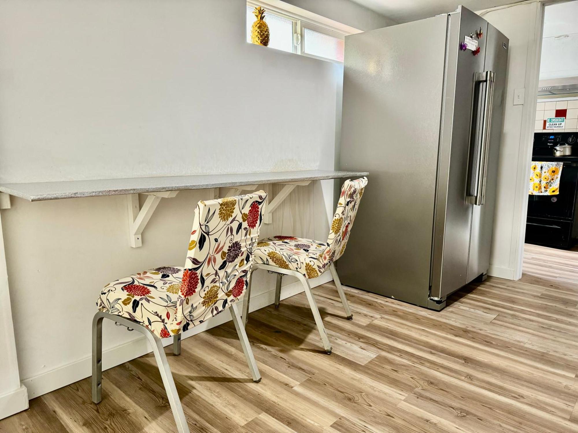 Tiny Private At The Upper Level Of A Big House With Shared Bathroom Homestay Seattle