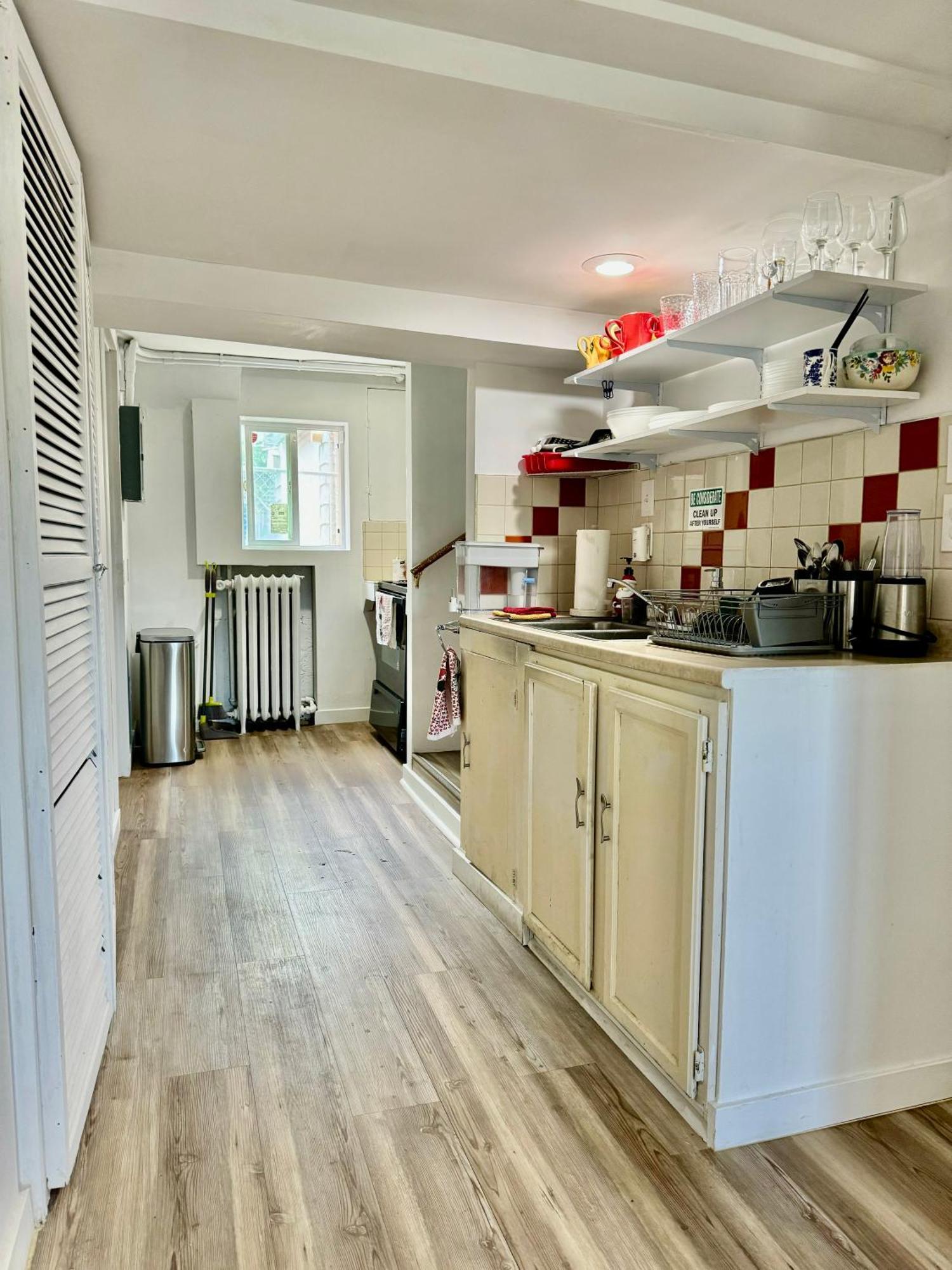 Tiny Private At The Upper Level Of A Big House With Shared Bathroom