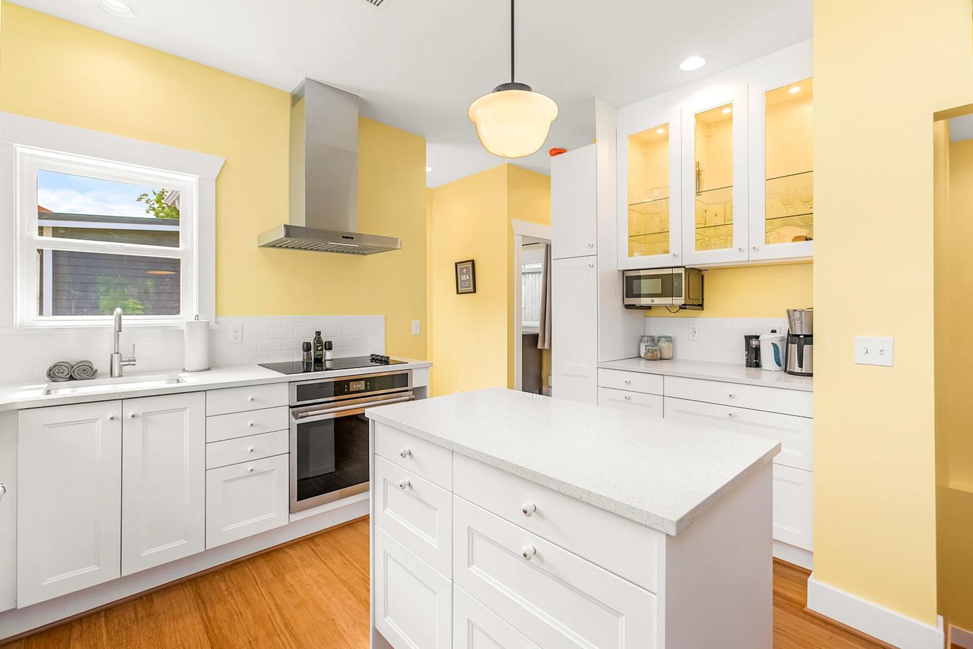 Phinney's Newest Family House With Bbq * Seattle