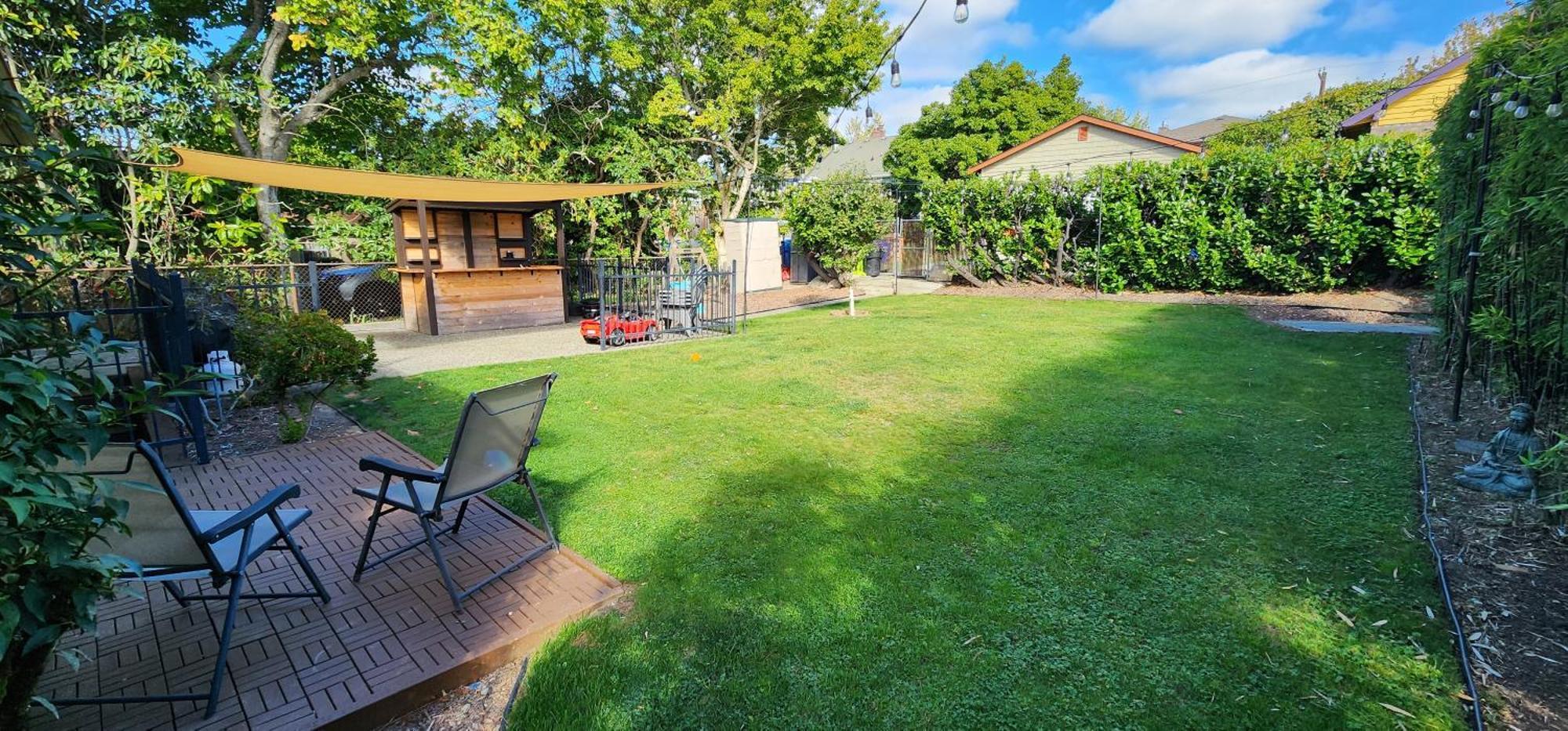 Apartment Homesmart: Cozy Charm Meets High-tech In Prime Area