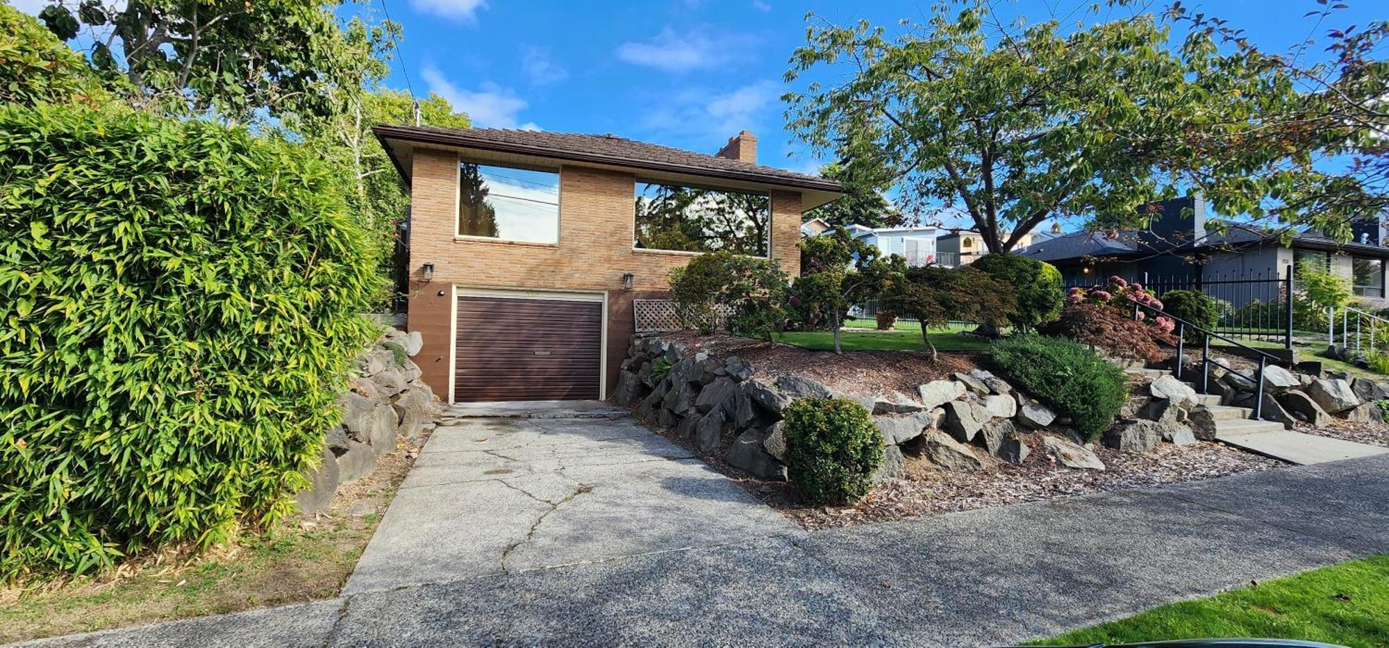 Homesmart: Cozy Charm Meets High-tech In Prime Area Apartment *