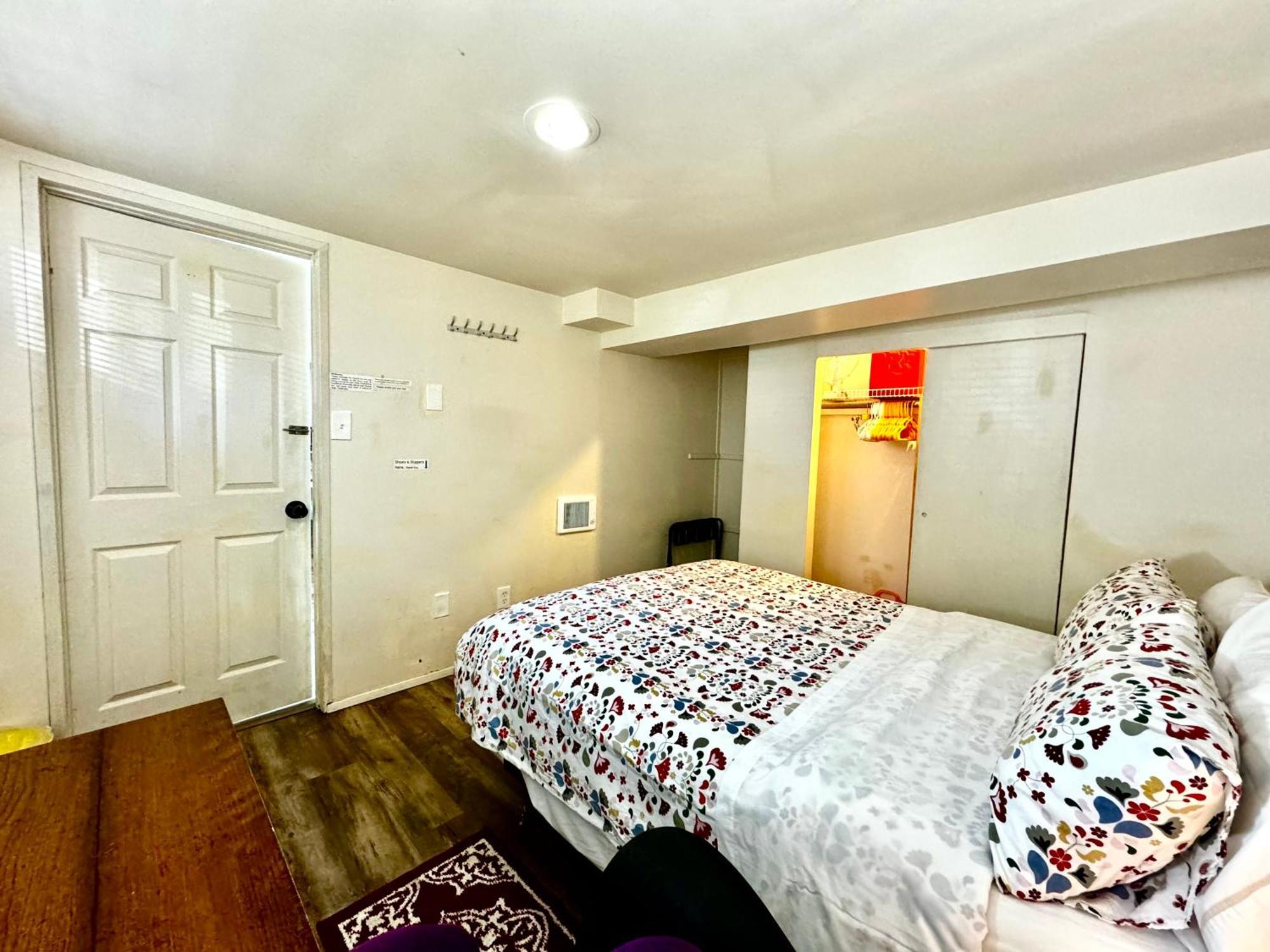 Cozy Private With Shared Bathroom On The 1st Floor - Conveniently Located Near Seatac Airport And Downtown Homestay