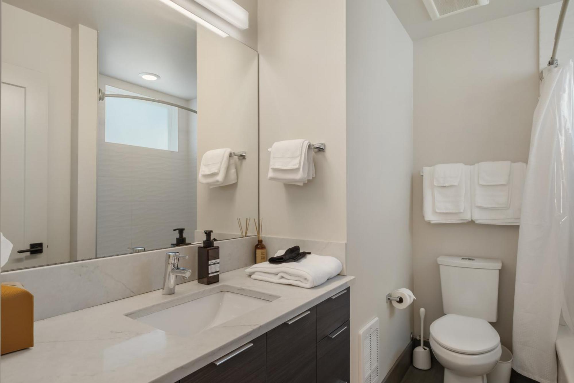Modern Townhome With Space Needle View * Seattle