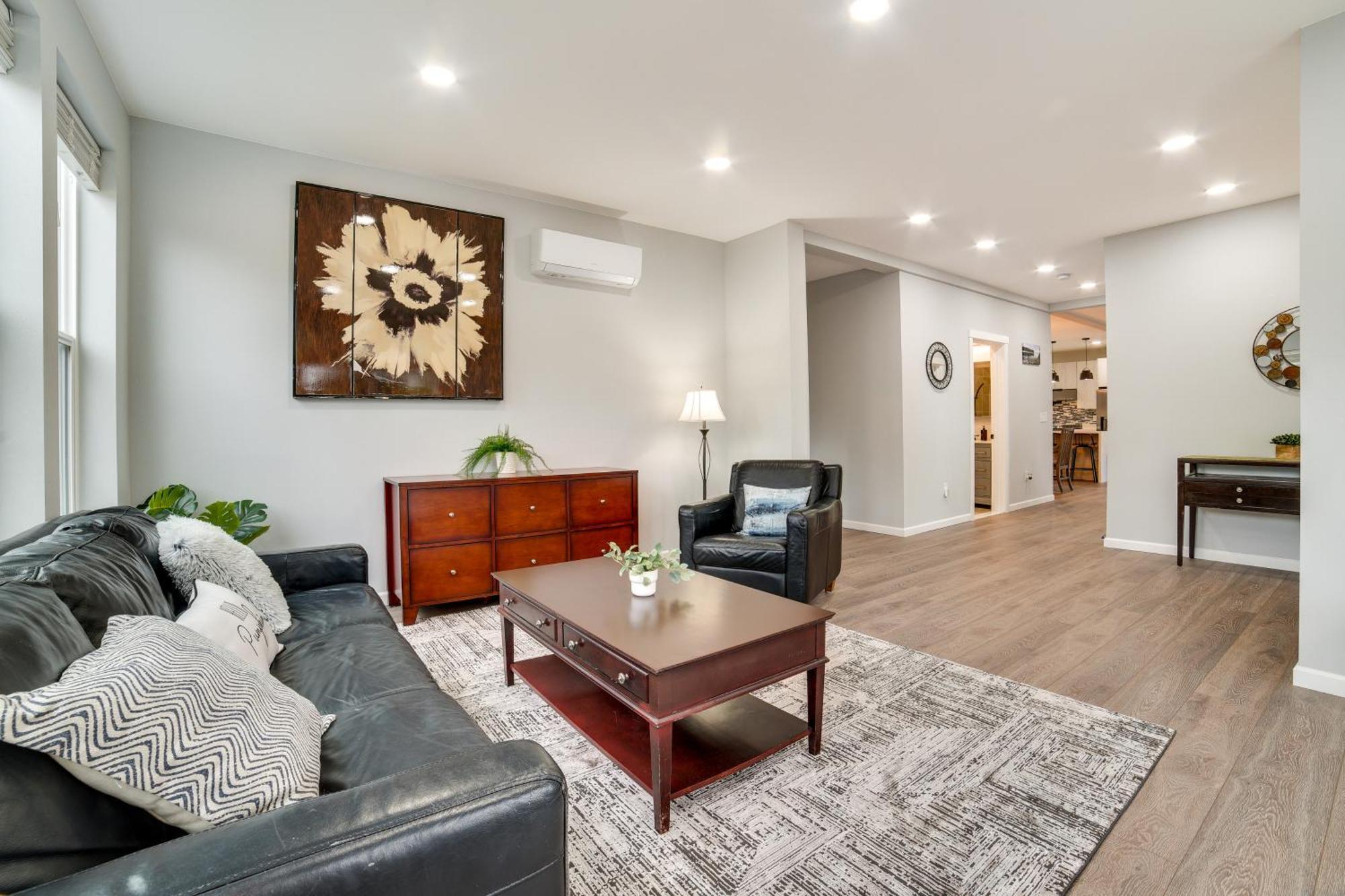 Luxe Vacation About 9 Mi To Downtown! Holiday home *