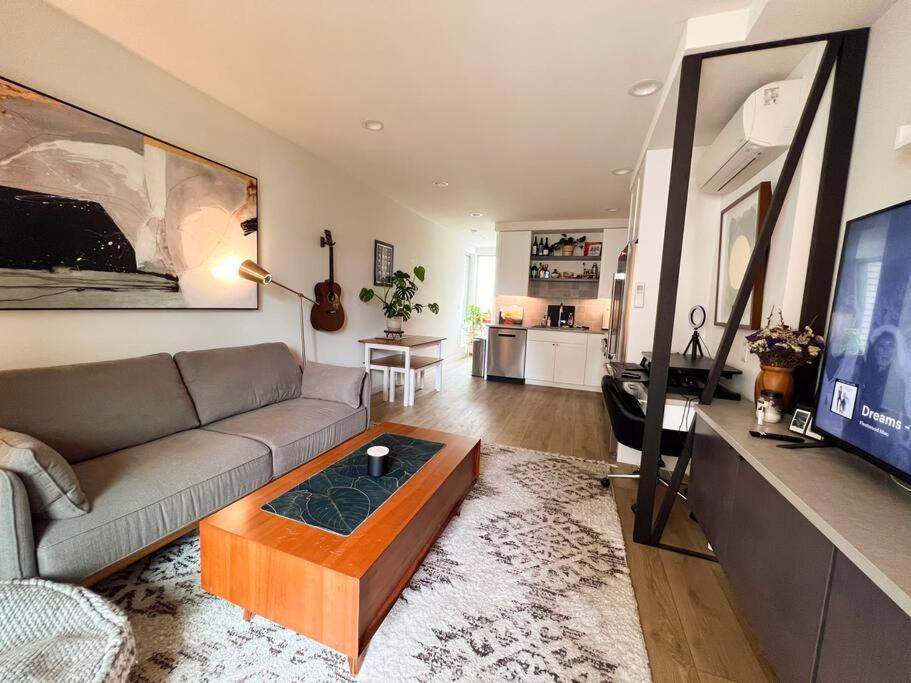 Modern 2 Bedroom Townhome Apartment