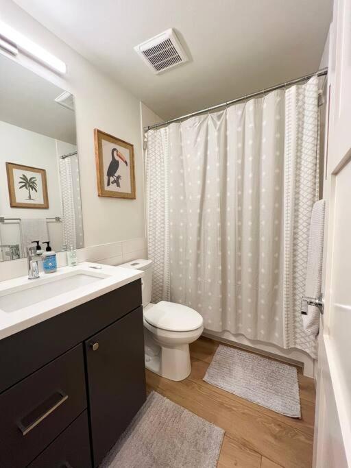 Modern 2 Bedroom Townhome *
