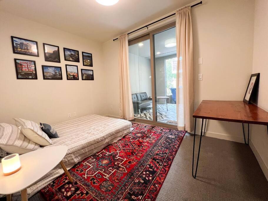 Apartment Modern 2 Bedroom Townhome *