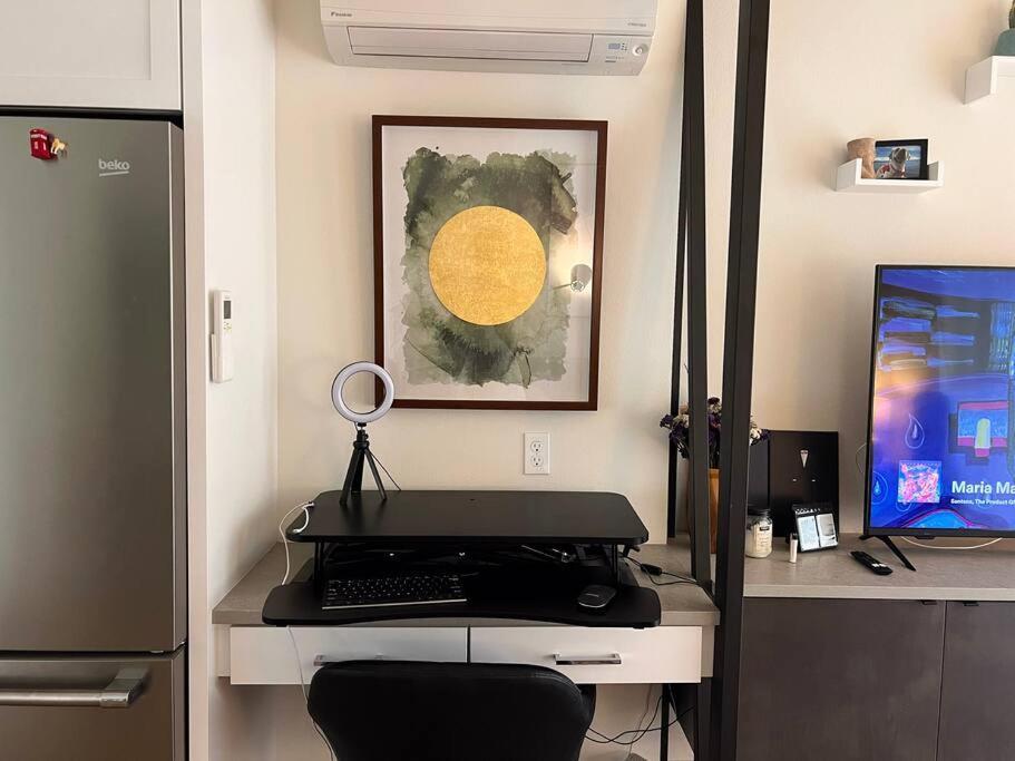 Modern 2 Bedroom Townhome *