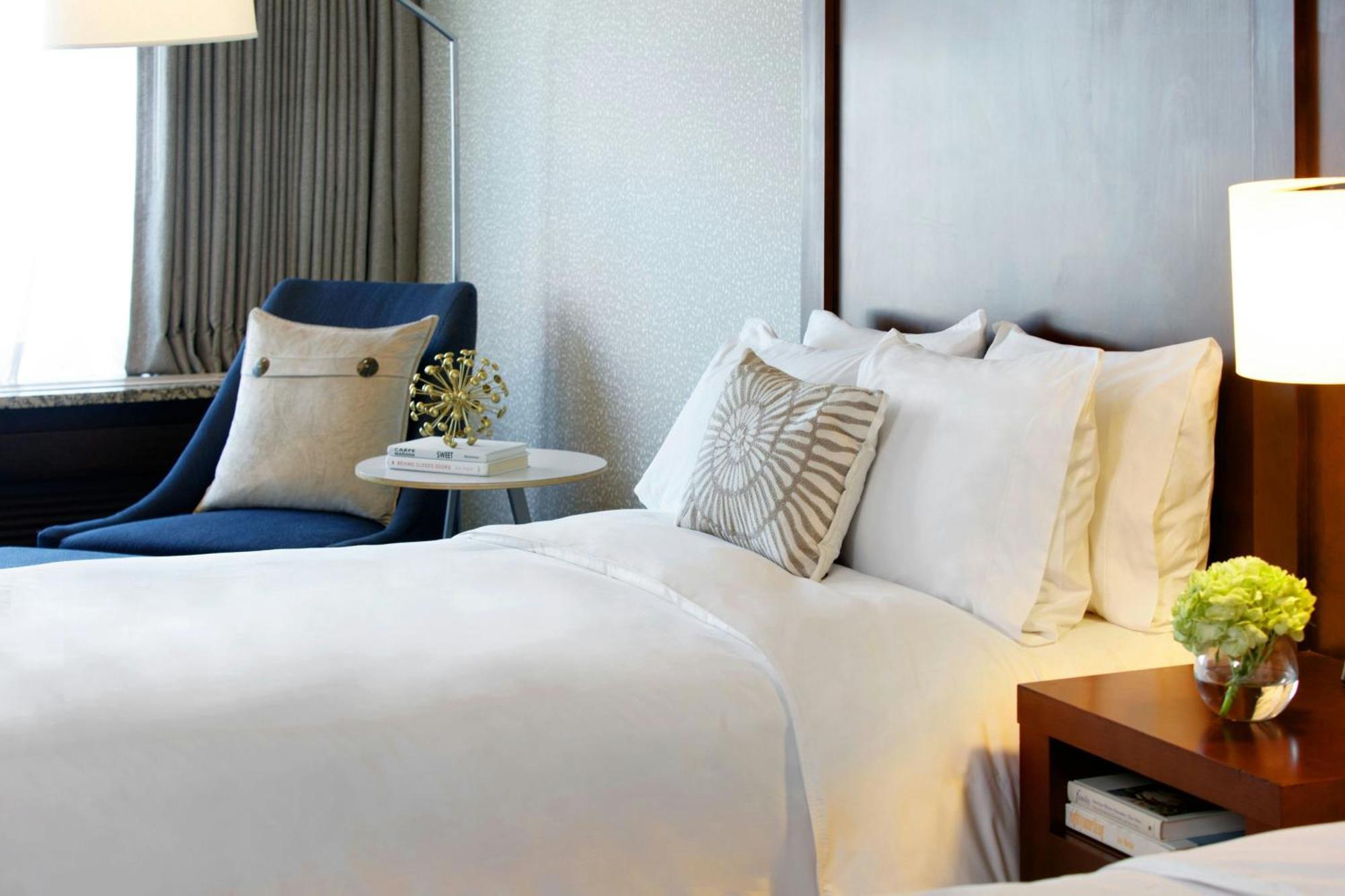 Renaissance Hotel 4*