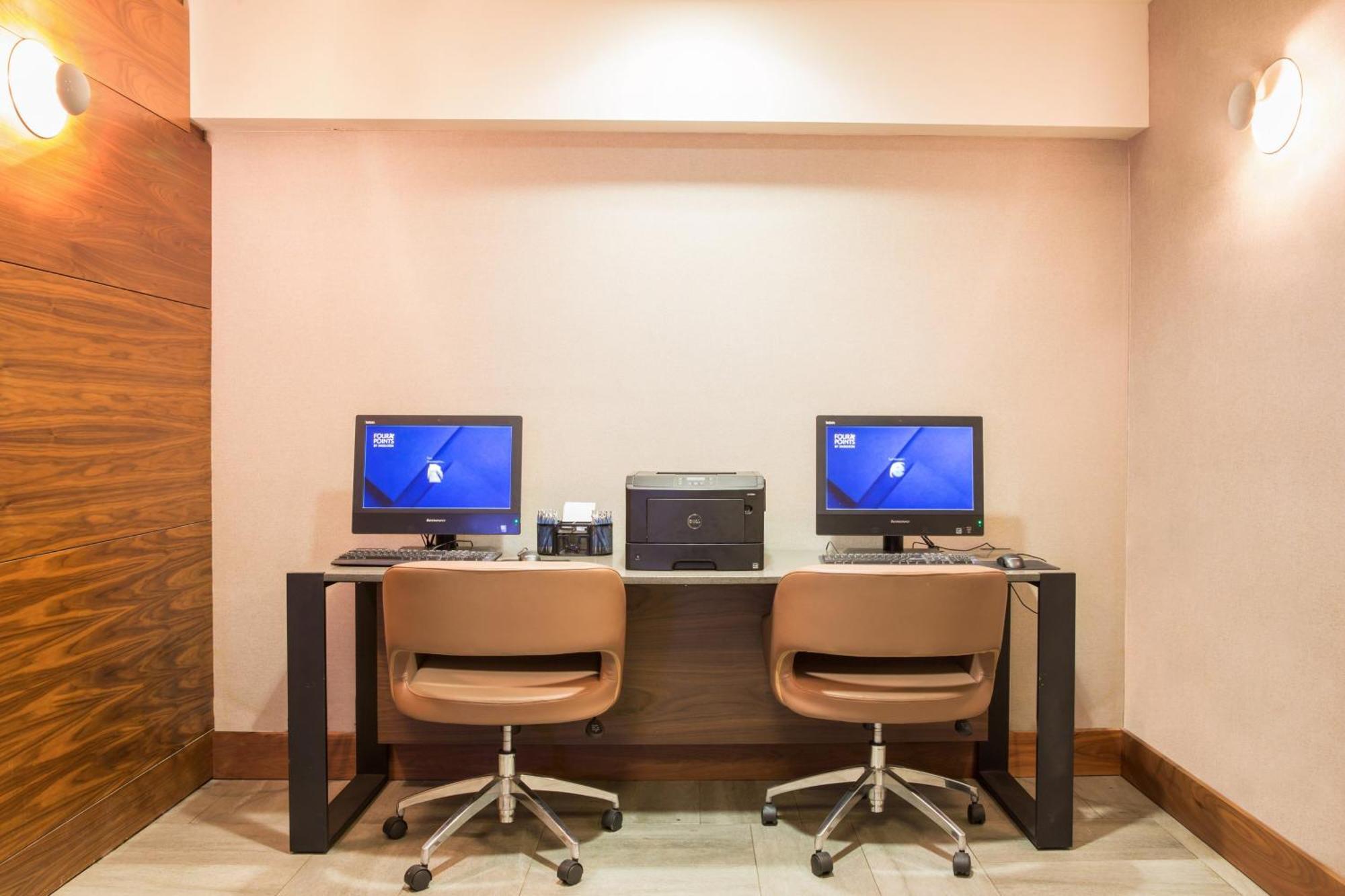 Hotel Four Points By Sheraton Downtown Center 3*