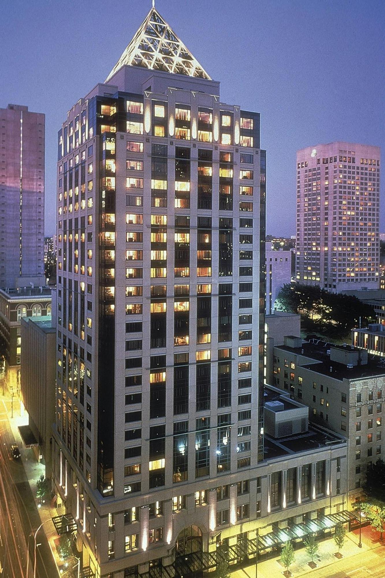 W Hotel 4*