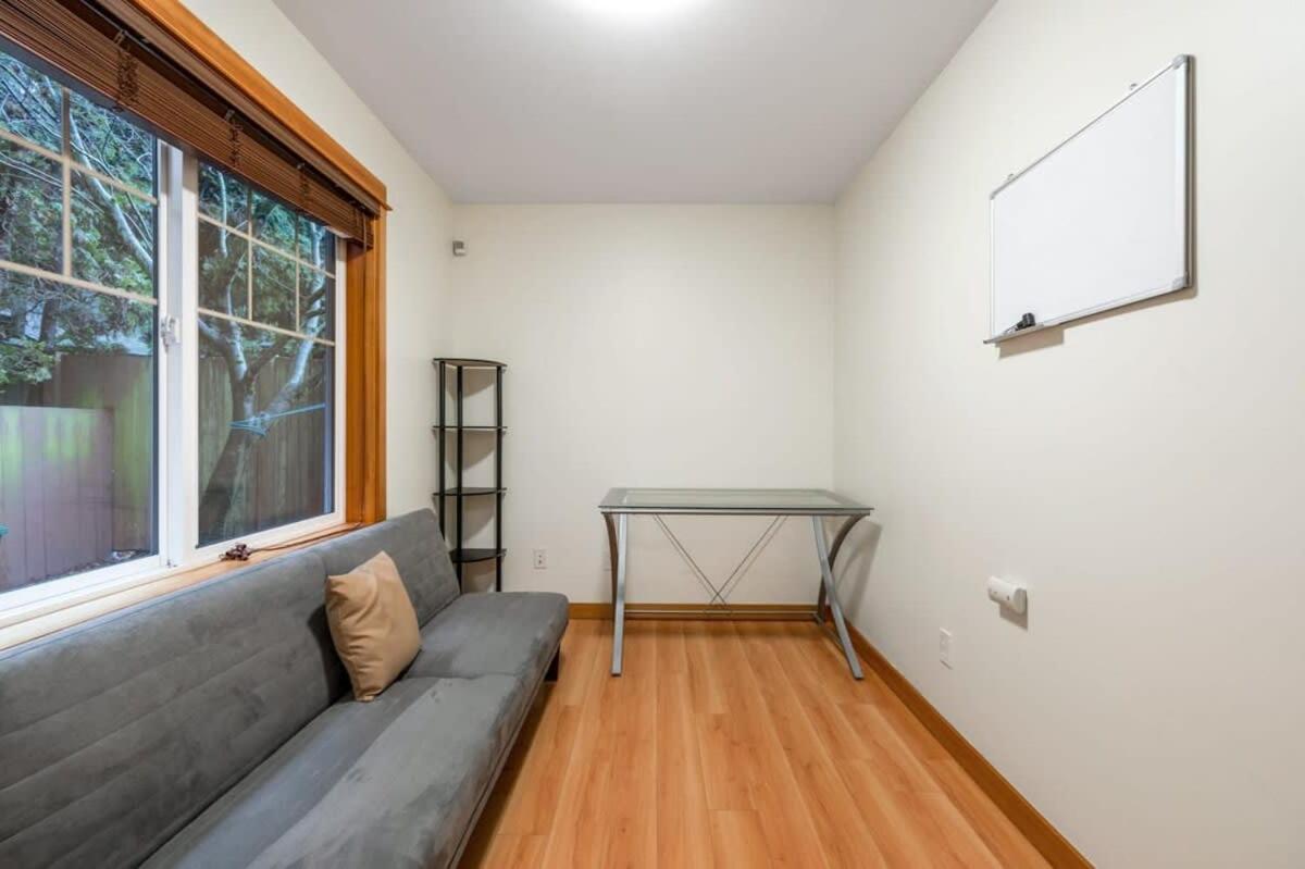Urban Oasis- Central 2 Bedroom Unit, Walking Distance To Seattle's Top Attractions Holiday home *