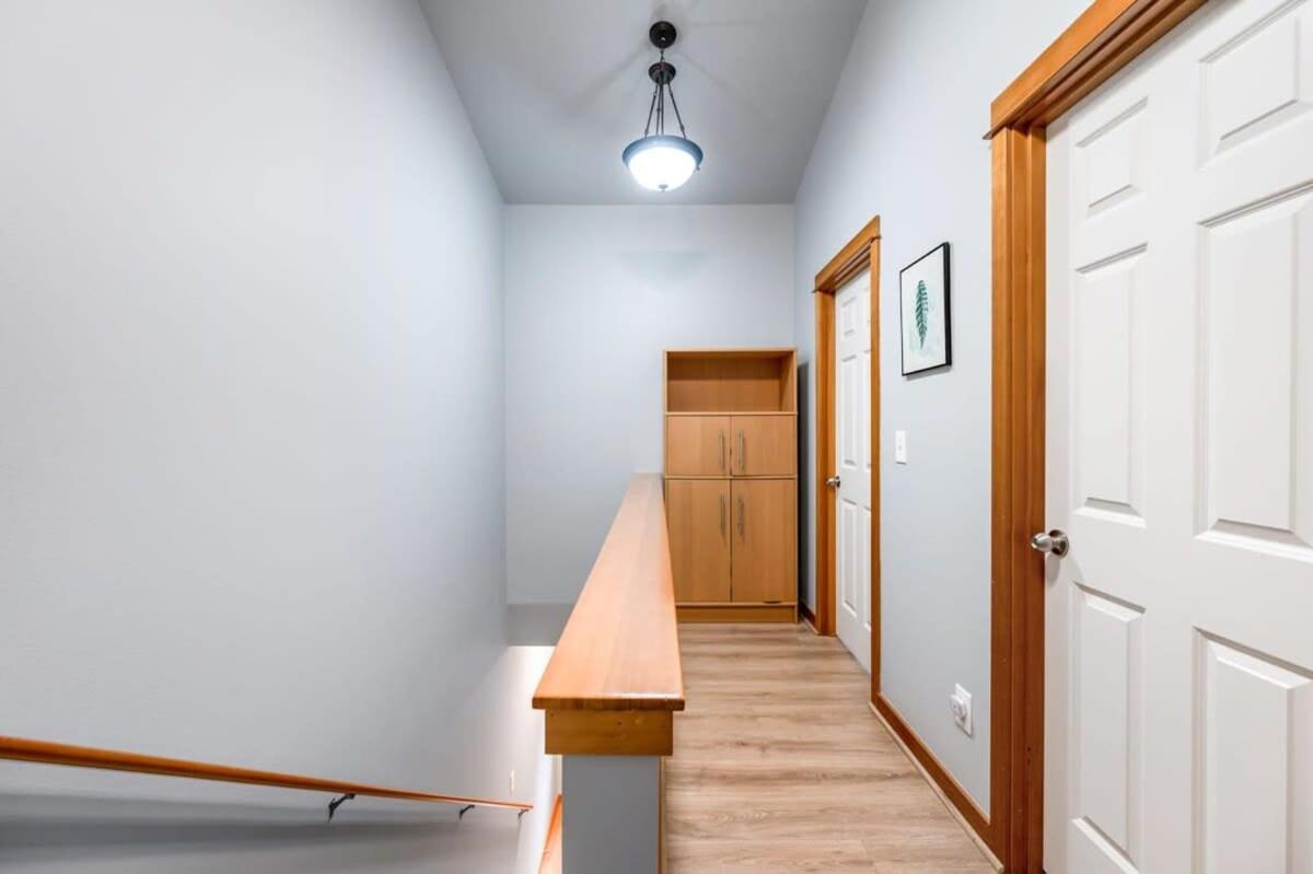 Urban Oasis- Central 2 Bedroom Unit, Walking Distance To Seattle's Top Attractions Holiday home *