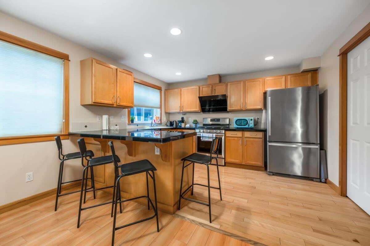 Urban Oasis- Central 2 Bedroom Unit, Walking Distance To Seattle's Top Attractions Holiday home *