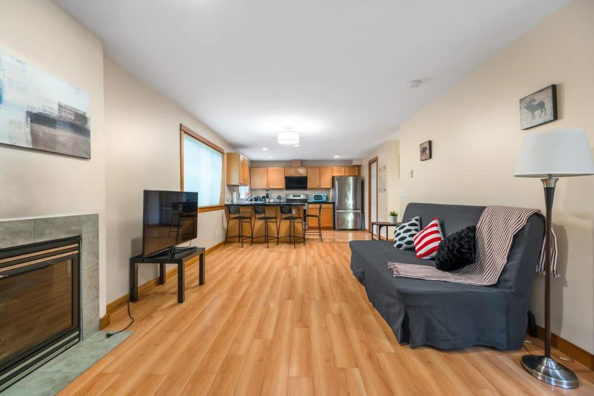 Holiday home Urban Oasis- Central 2 Bedroom Unit, Walking Distance To Seattle's Top Attractions *