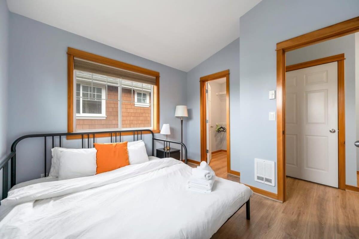 Urban Oasis- Central 2 Bedroom Unit, Walking Distance To Seattle's Top Attractions Seattle