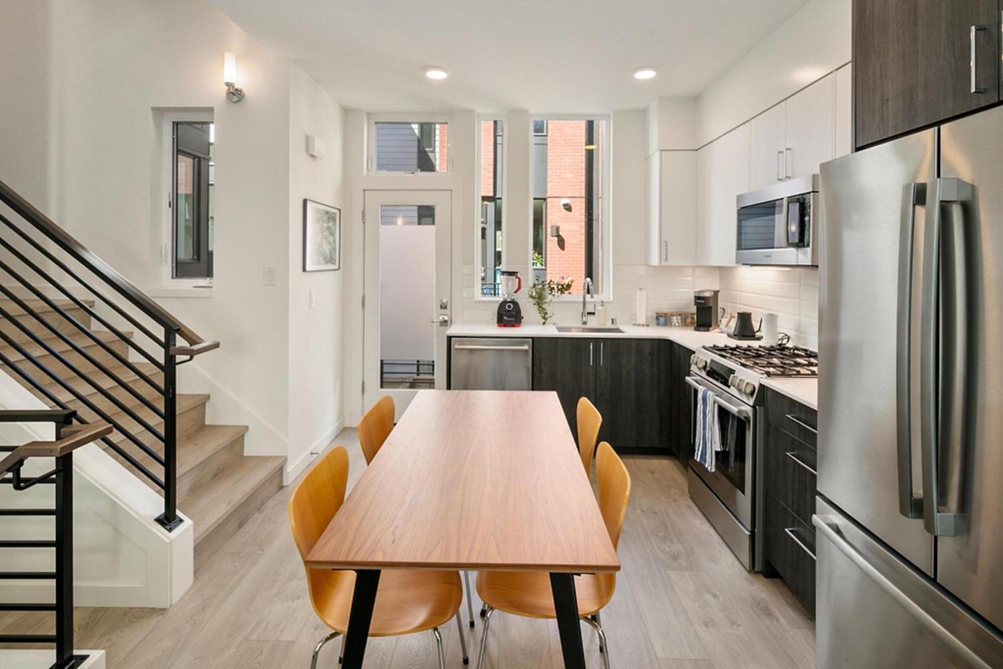 Urban Abode 18 By Betterstay Seattle