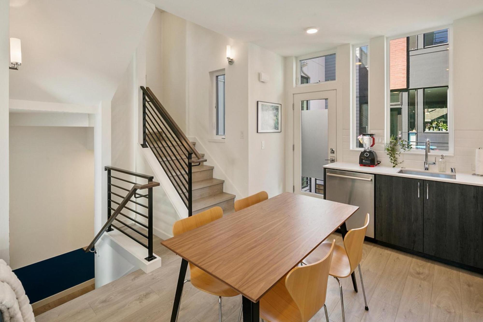Urban Abode 18 By Betterstay Seattle