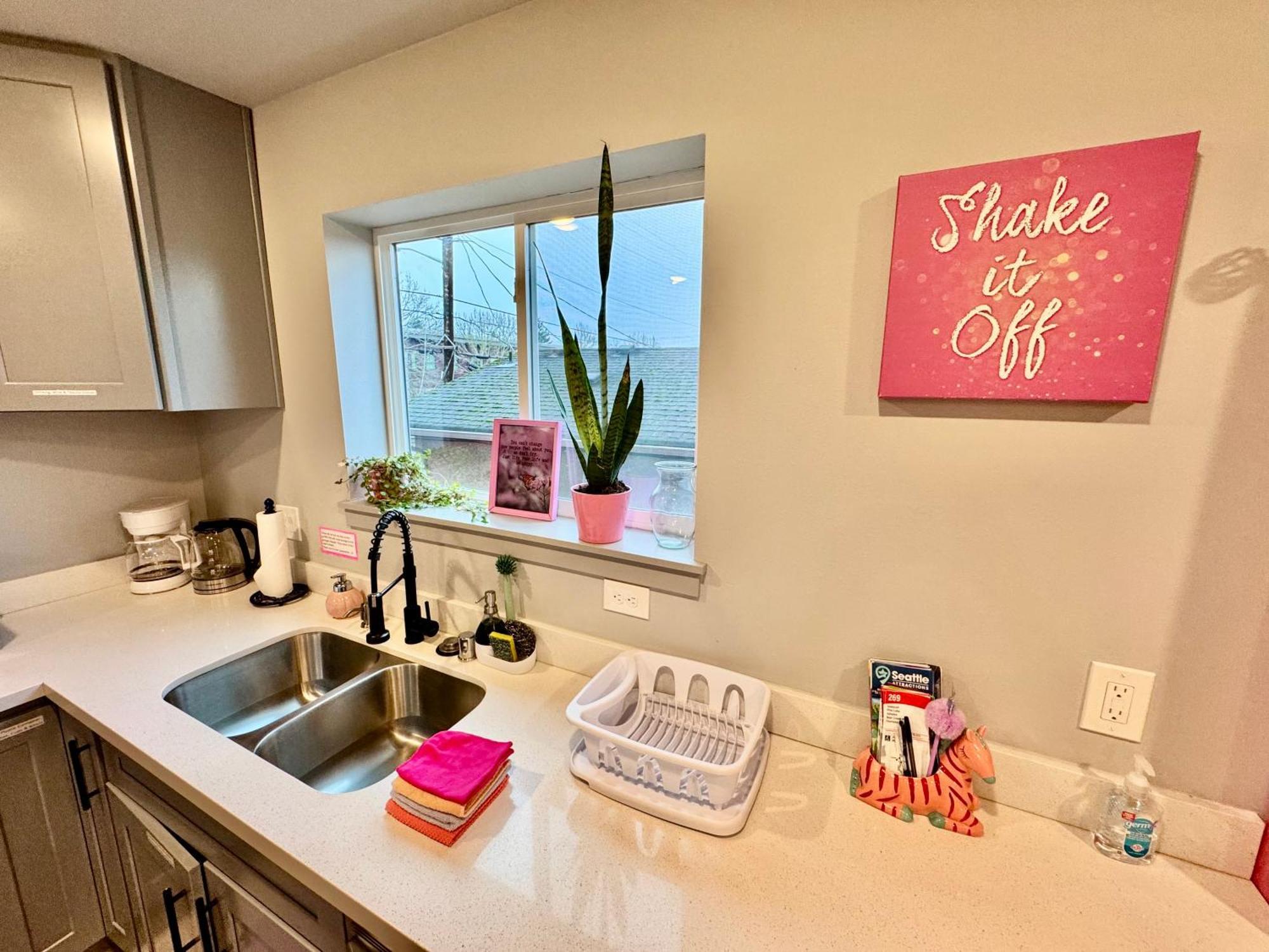 Alki Oasis: Modern Near & Downtown *