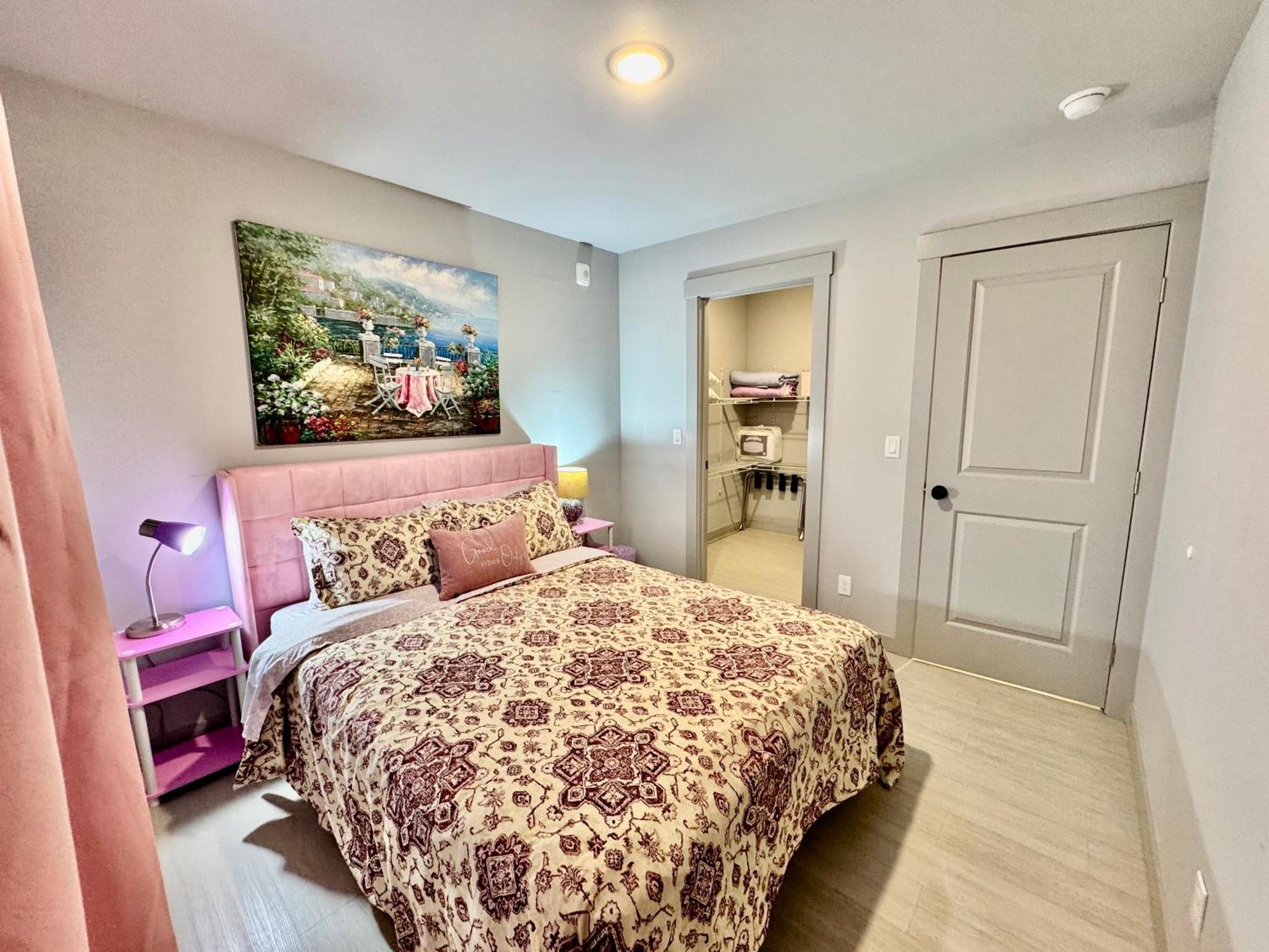Alki Oasis: Modern Near & Downtown Apartment *