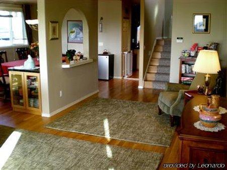 Sleeping Bulldog Bed & Breakfast Seattle