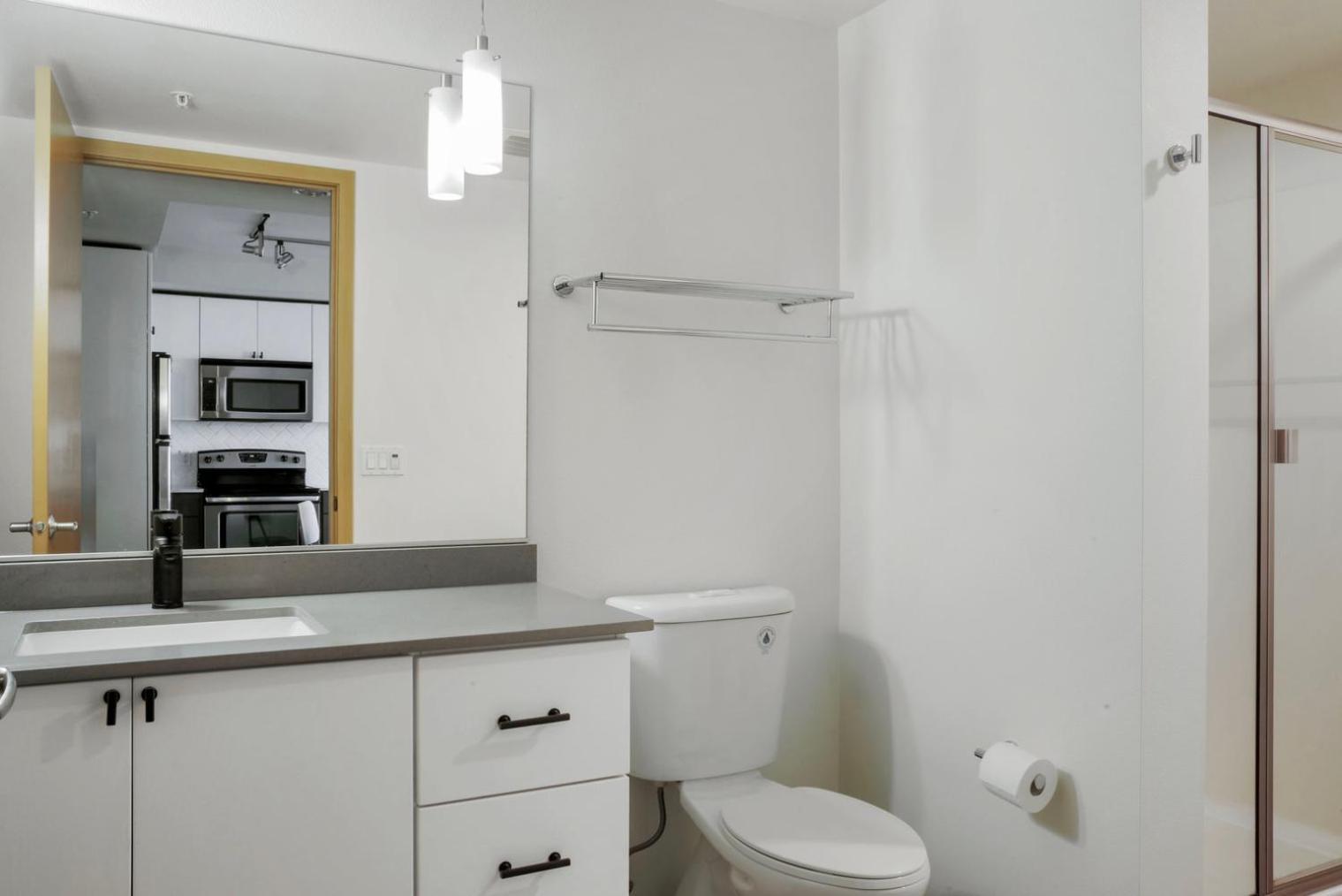 Apartment Bell Town Jr 1br W Rooftop Deck Nr Dining Sea-661 *