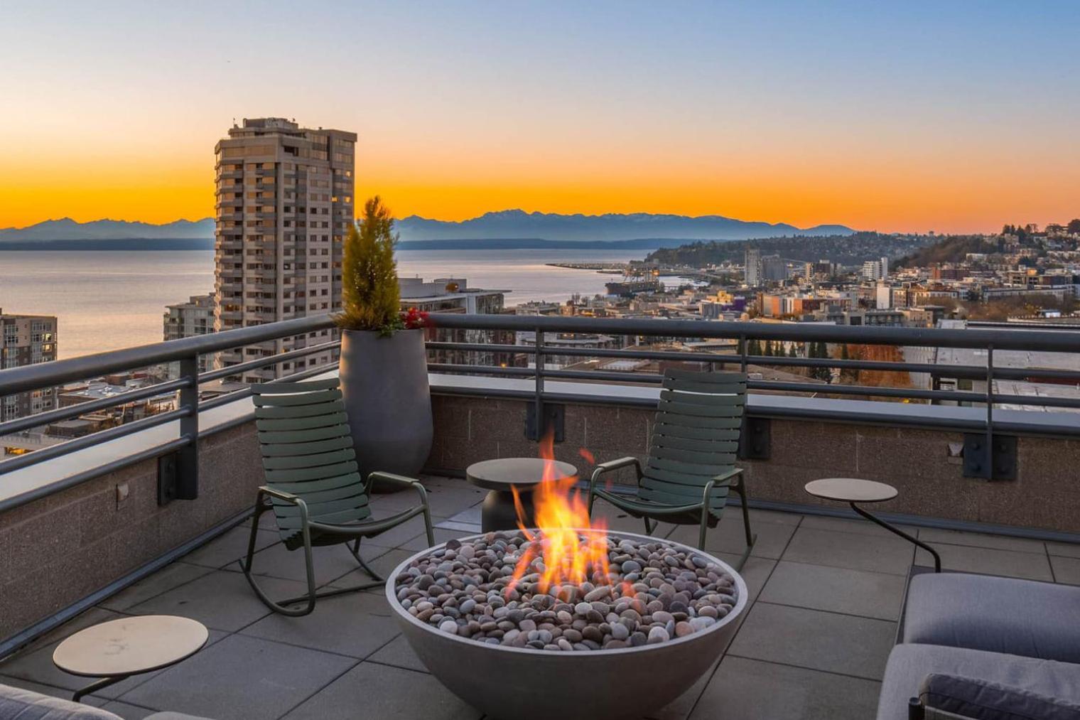 Bell Town Jr 1br W Rooftop Deck Nr Dining Sea-661