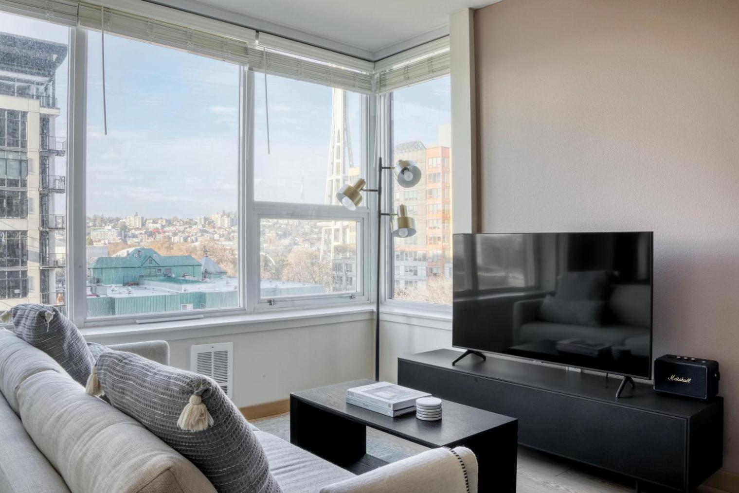 Bell Town Jr 1br W Rooftop Deck Nr Dining Sea-661