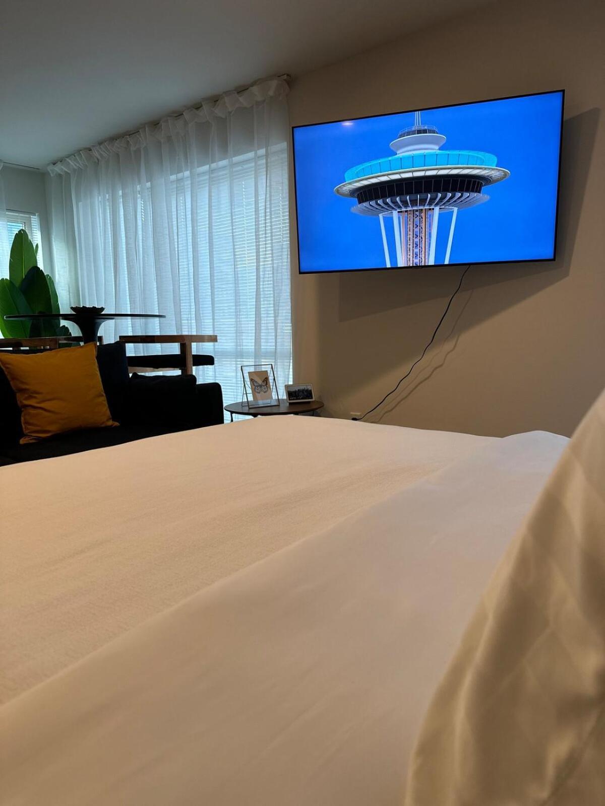 Luxe Modern Retreat In The