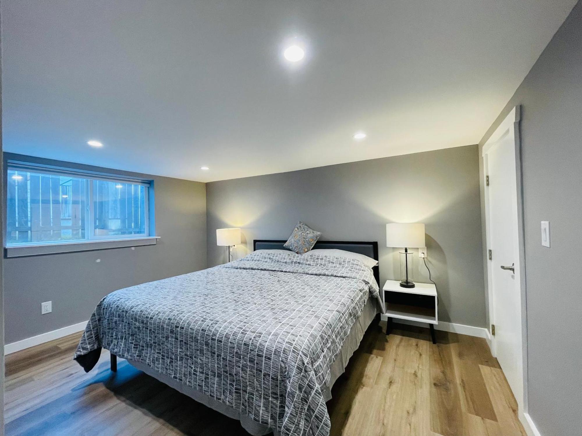 1st Line C Full Modern Remodeled