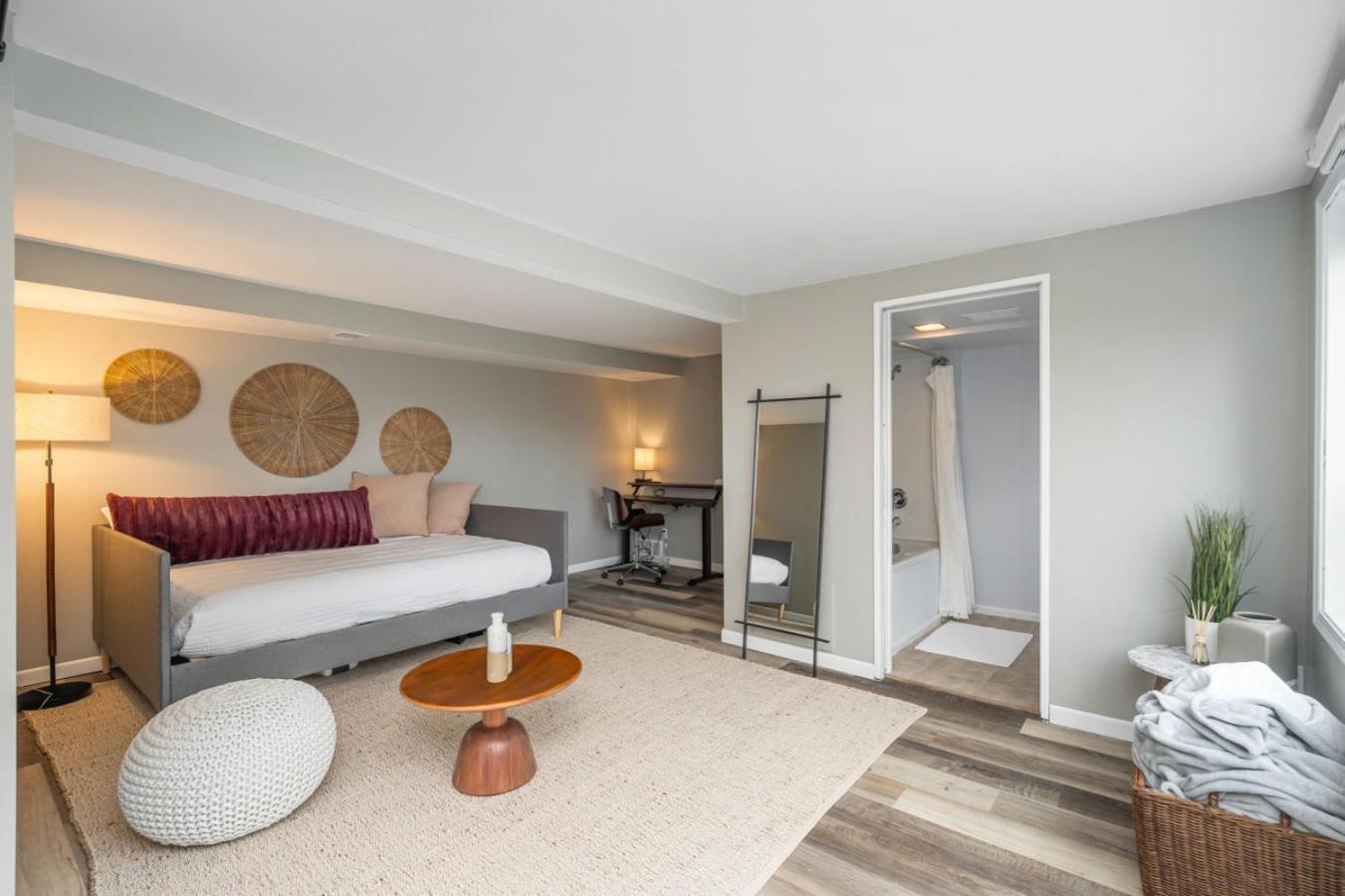 3br 3ba Kerry Park Retreat In Queen Anne