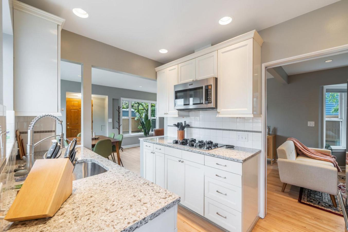 3br 3ba Kerry Park Retreat In Queen Anne Seattle