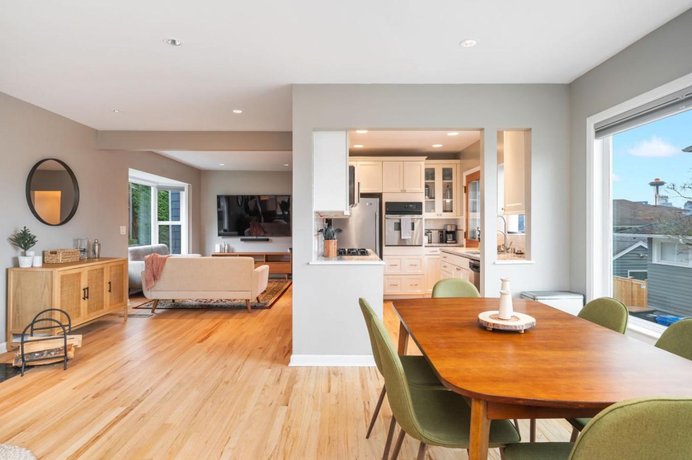 3br 3ba Kerry Park Retreat In Queen Anne *
