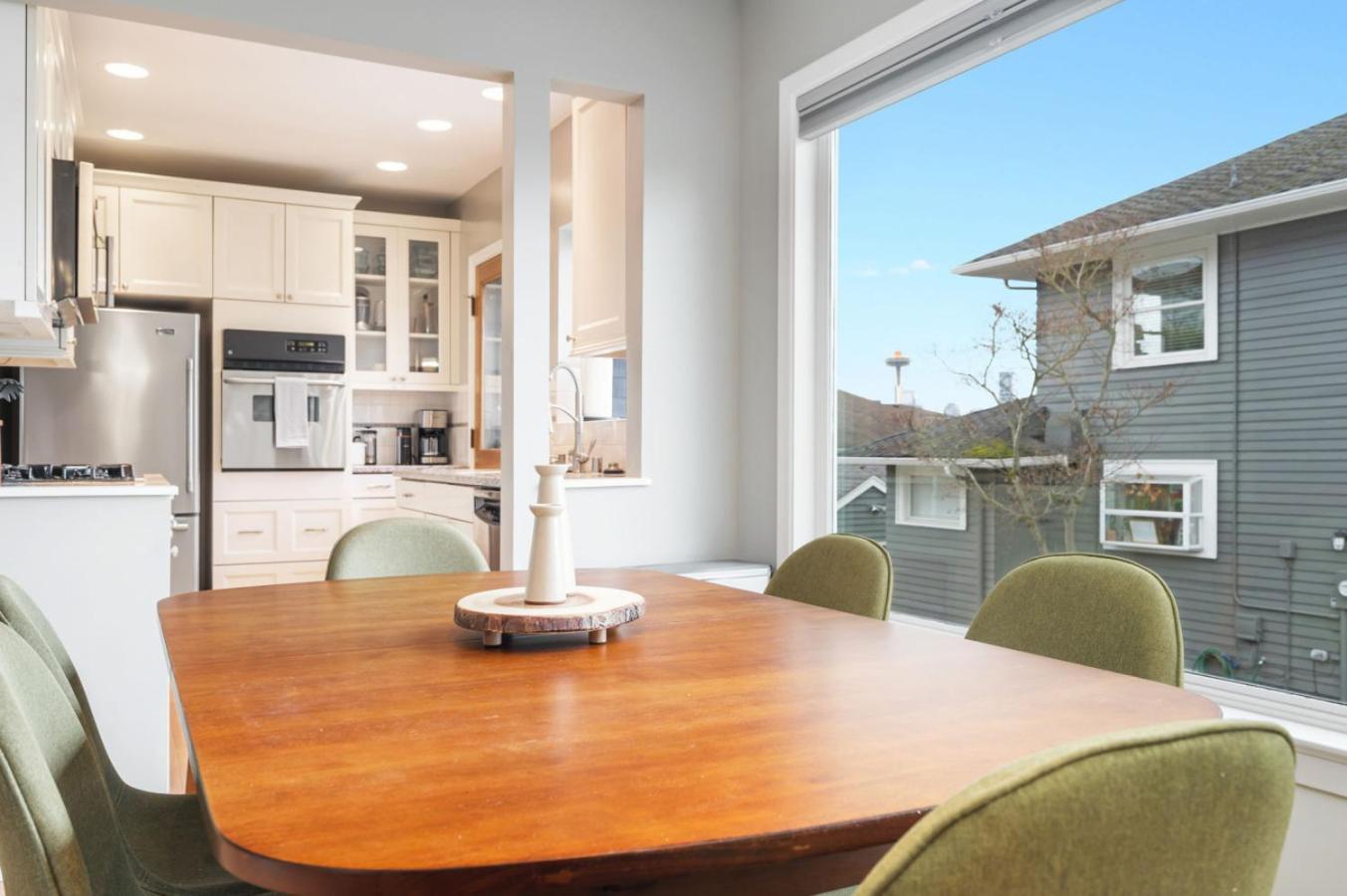 3br 3ba Kerry Park Retreat In Queen Anne Seattle