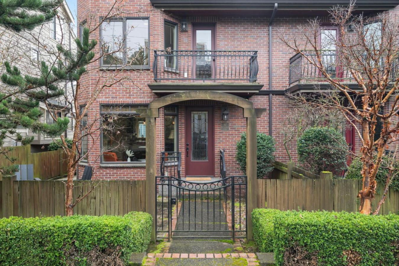 3br 2ba Kinnear Townhouse In Queen Anne, Seattle