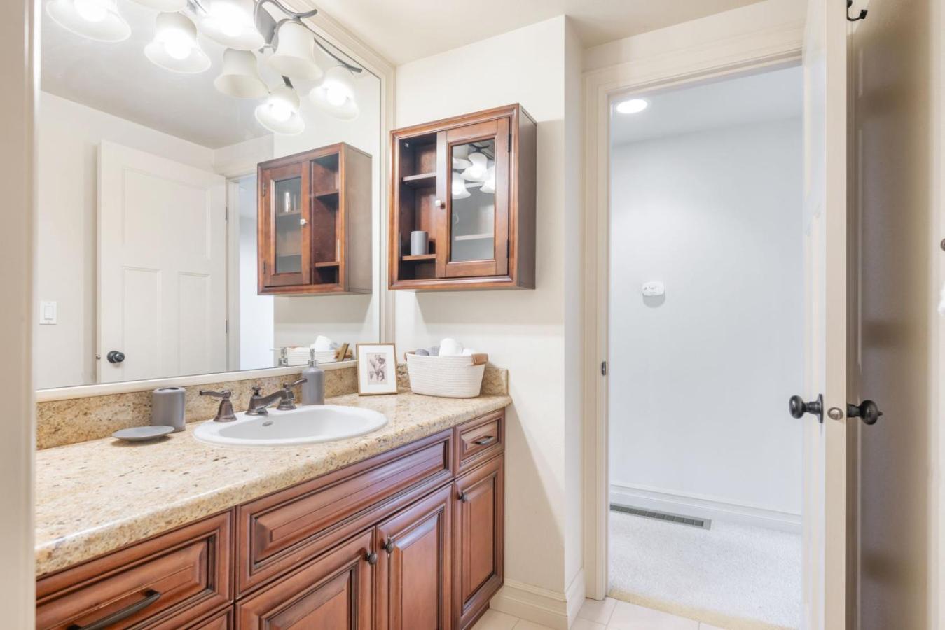 Holiday home 3br 2ba Kinnear Townhouse In Queen Anne, Seattle