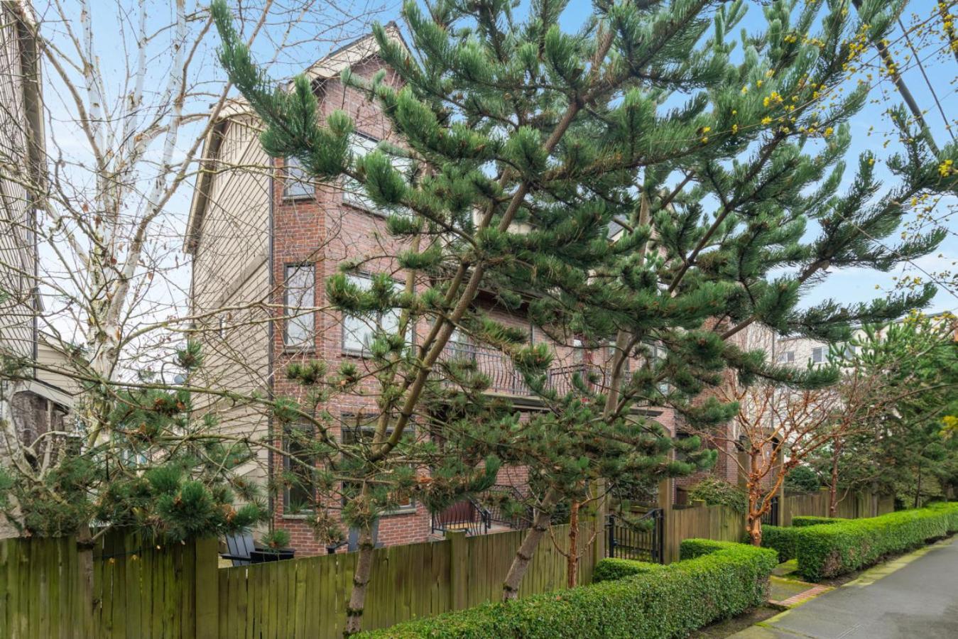 3br 2ba Kinnear Townhouse In Queen Anne, Holiday home Seattle