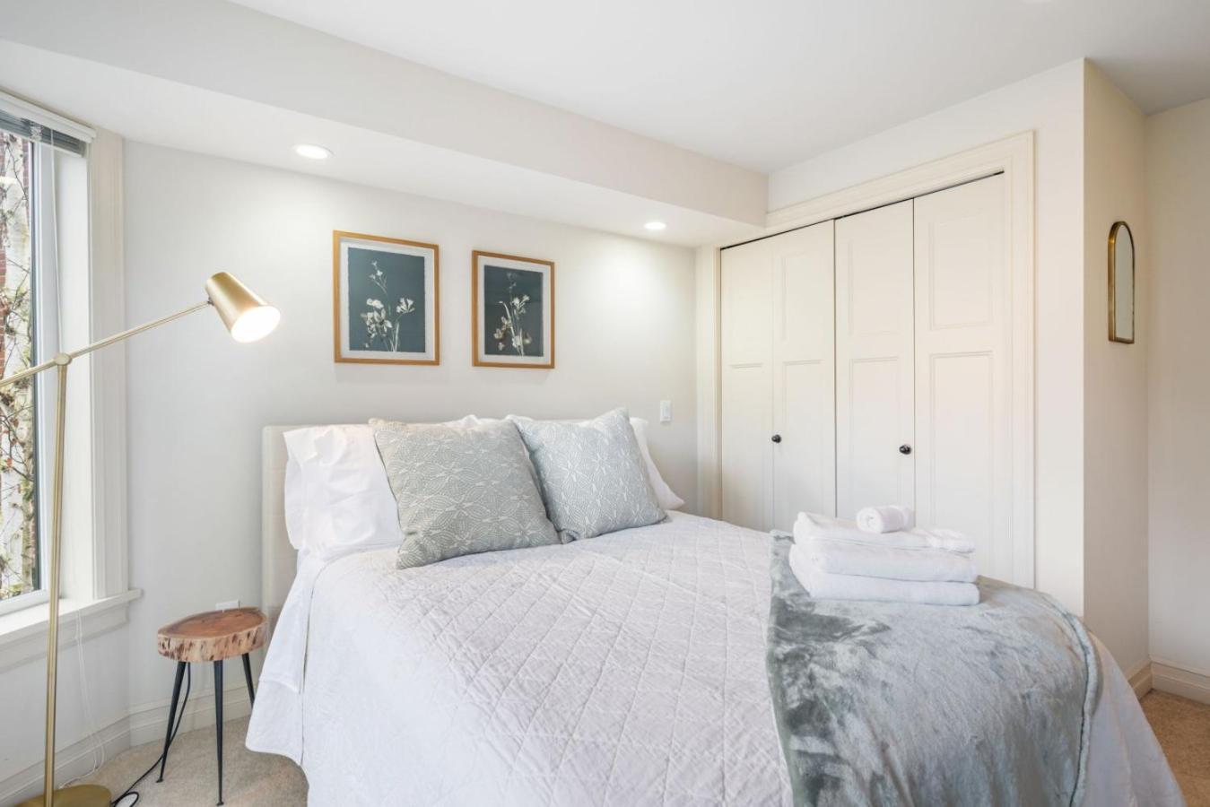 3br 2ba Kinnear Townhouse In Queen Anne, * Seattle