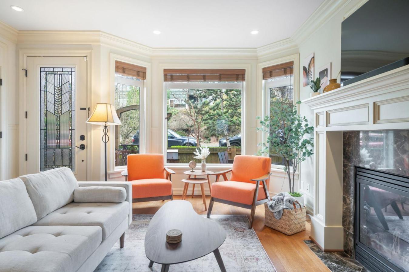 3br 2ba Kinnear Townhouse In Queen Anne, Seattle