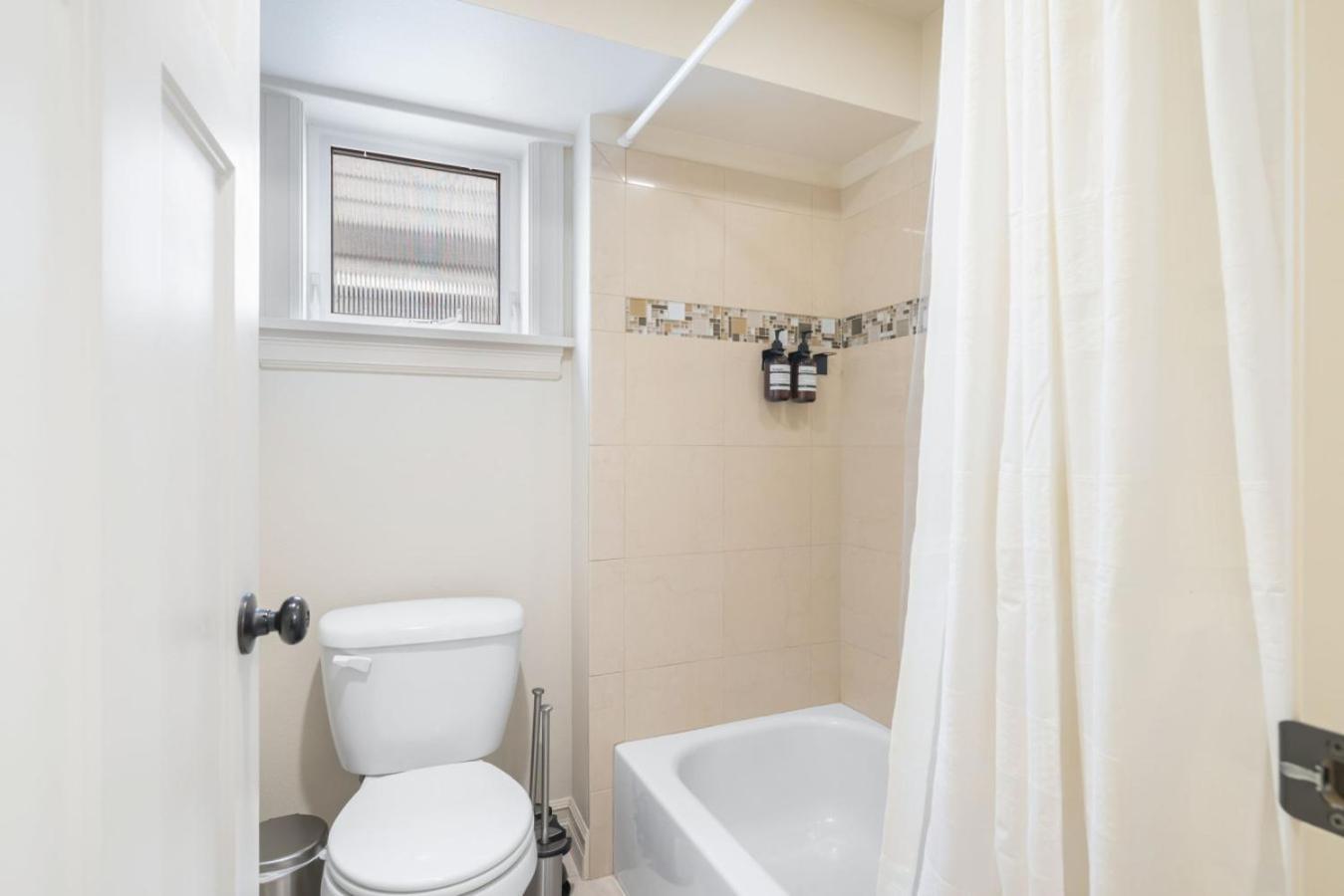 3br 2ba Kinnear Townhouse In Queen Anne, Seattle