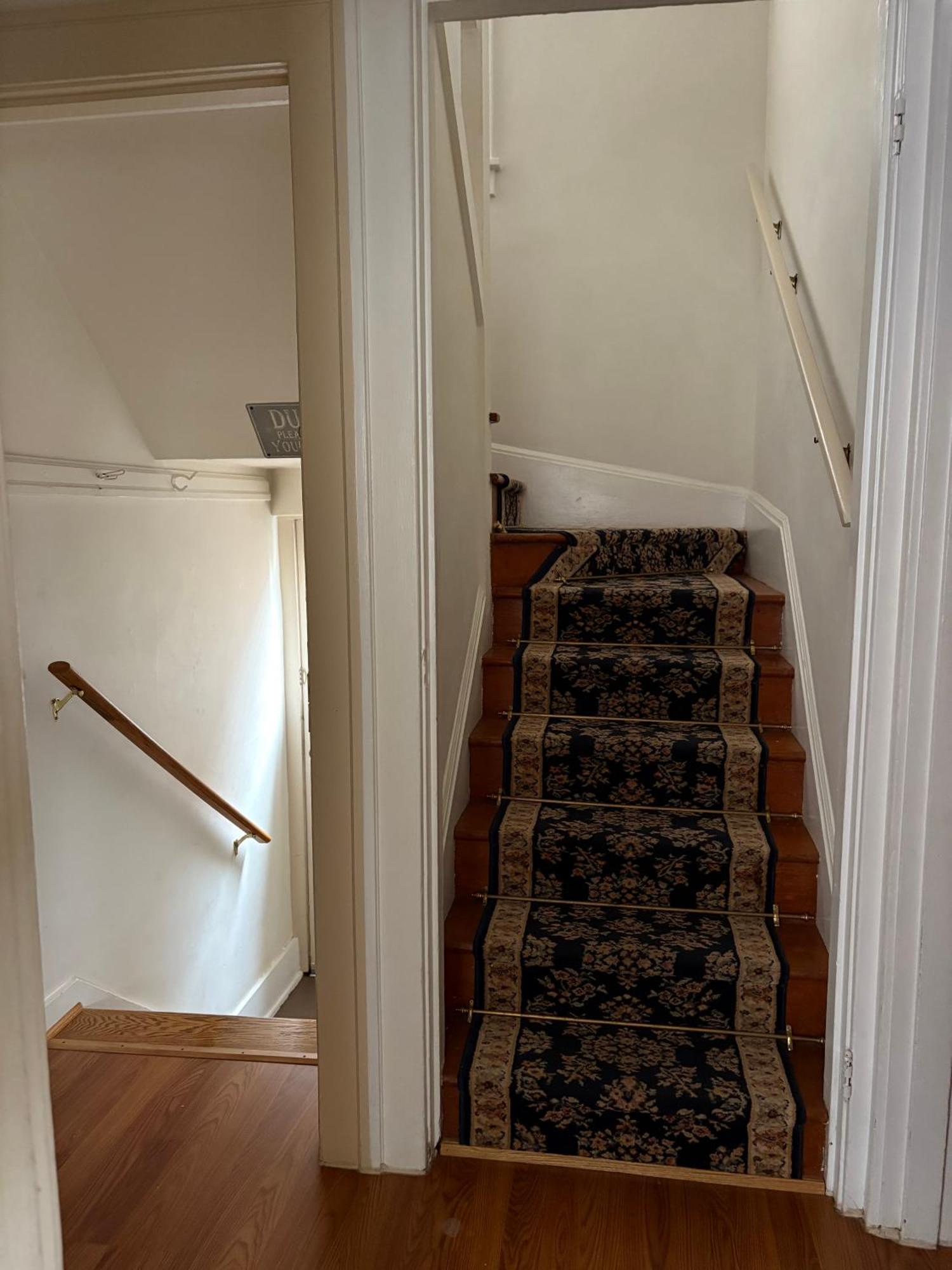 Queen Bea-seattle-queen Anne-upper Level Seattle