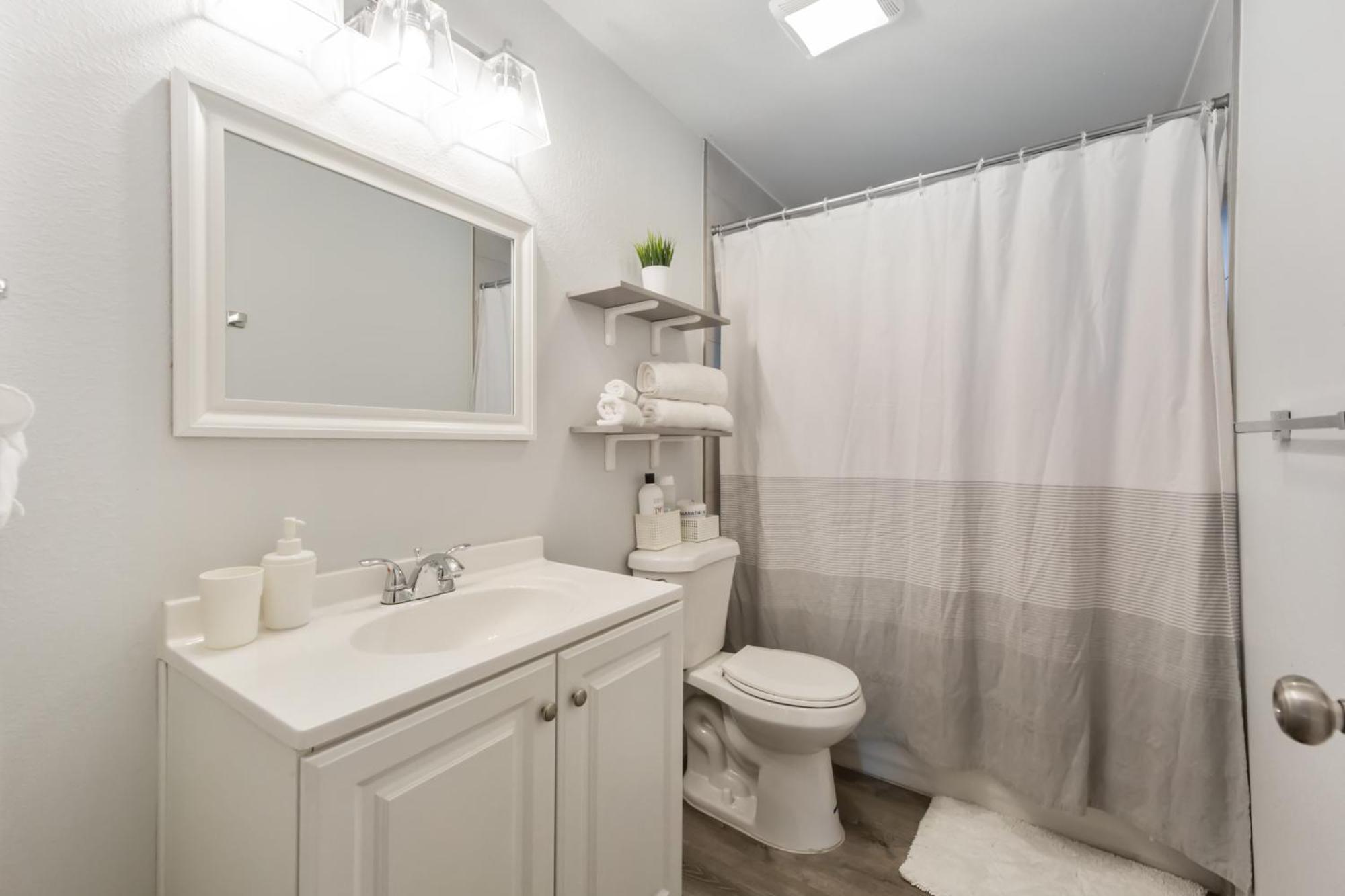 Guest house Rainier Private - Walk To Metro *