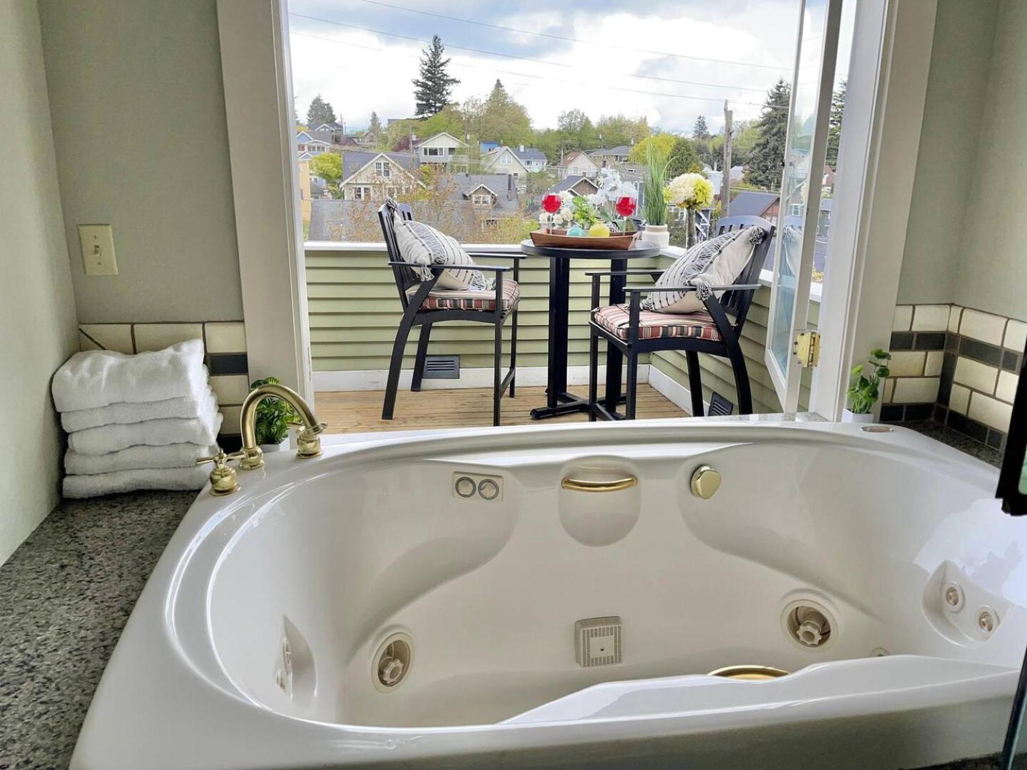 Escape Queen Anne W Private Deck Hotel