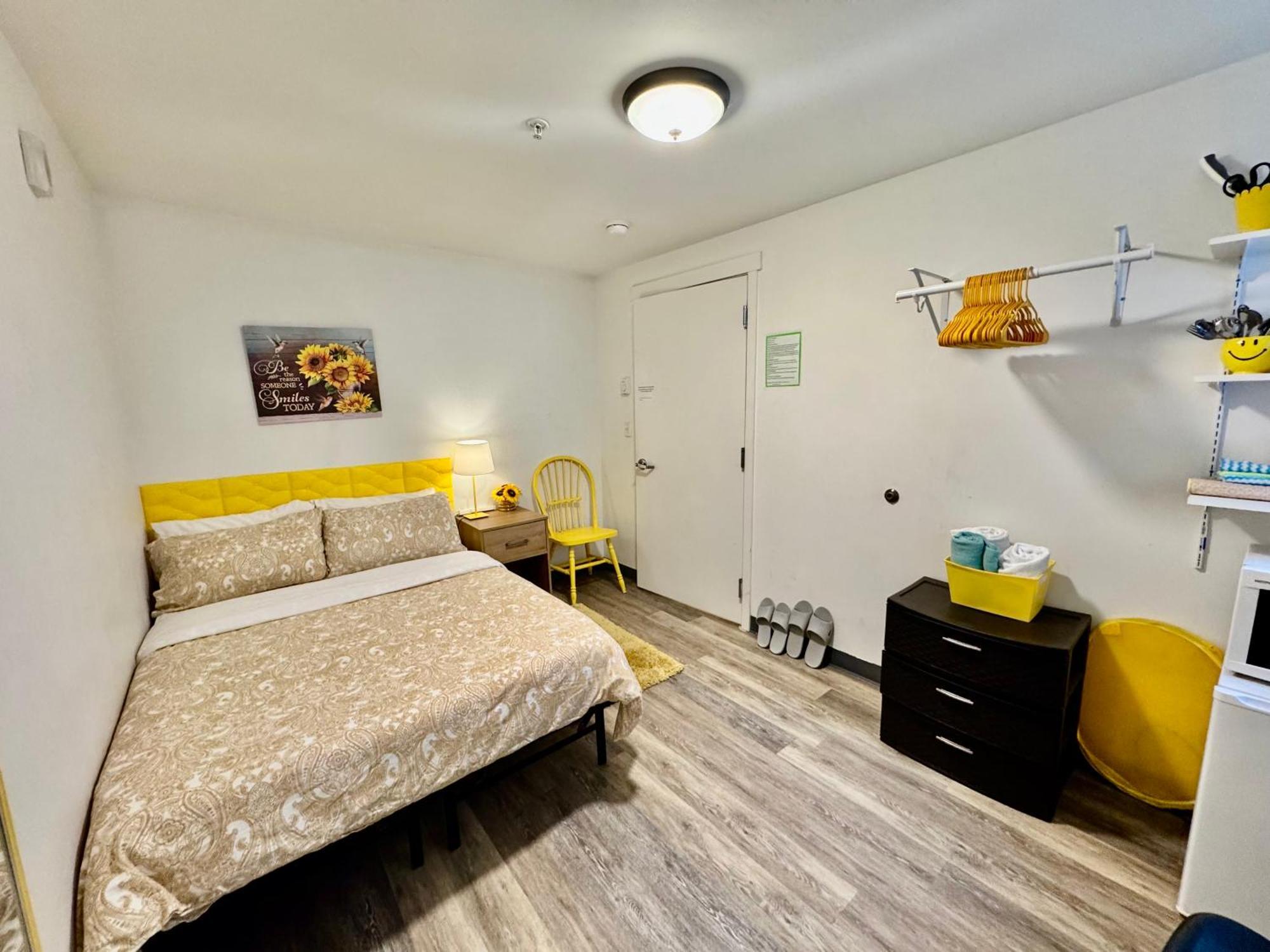 Apartment Private With Shared Bathroom On The 1st Floor 10 Minutes Walk To Of Washington Seattle