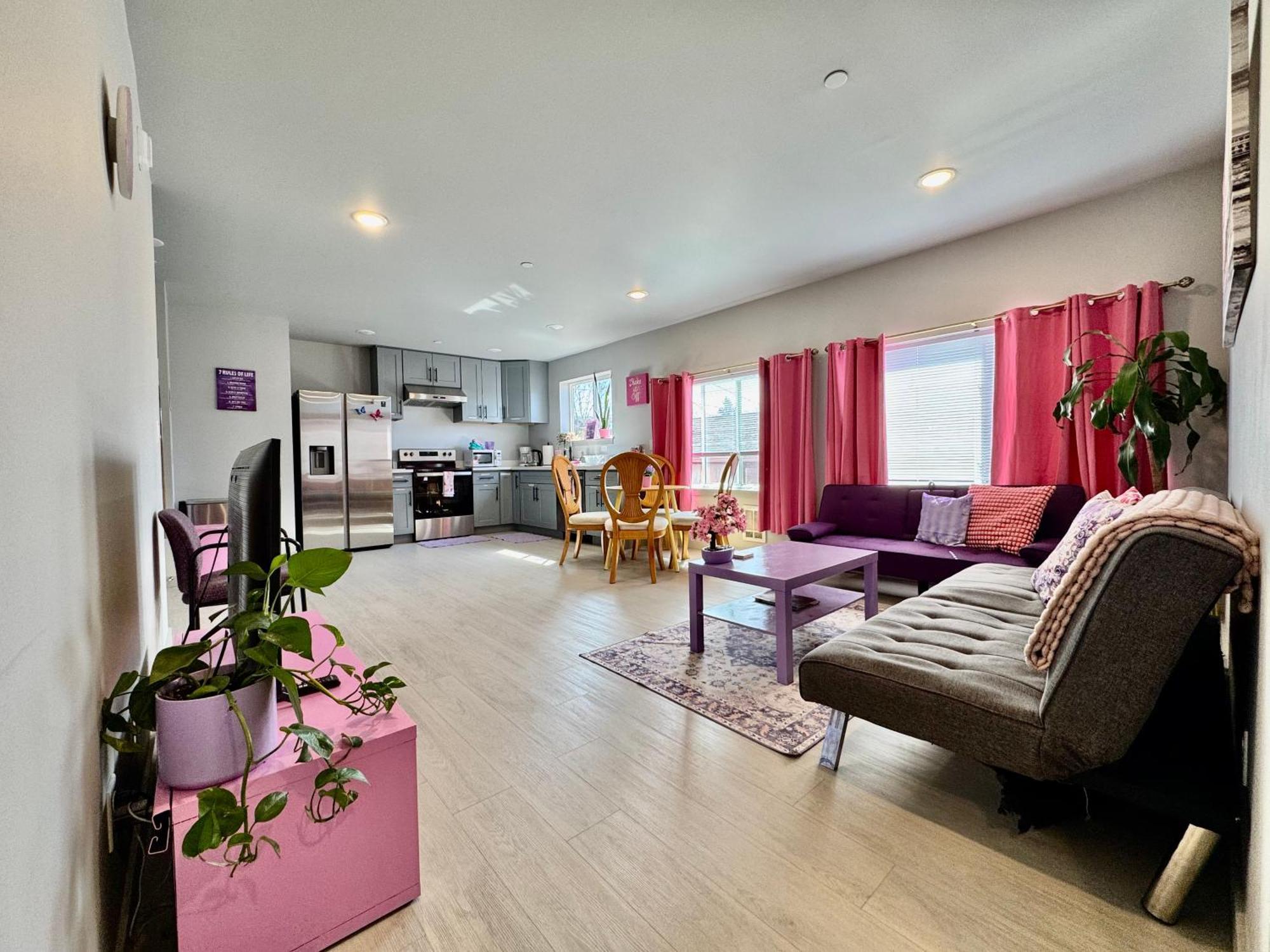 Alki Oasis: Modern Near & Downtown Apartment *