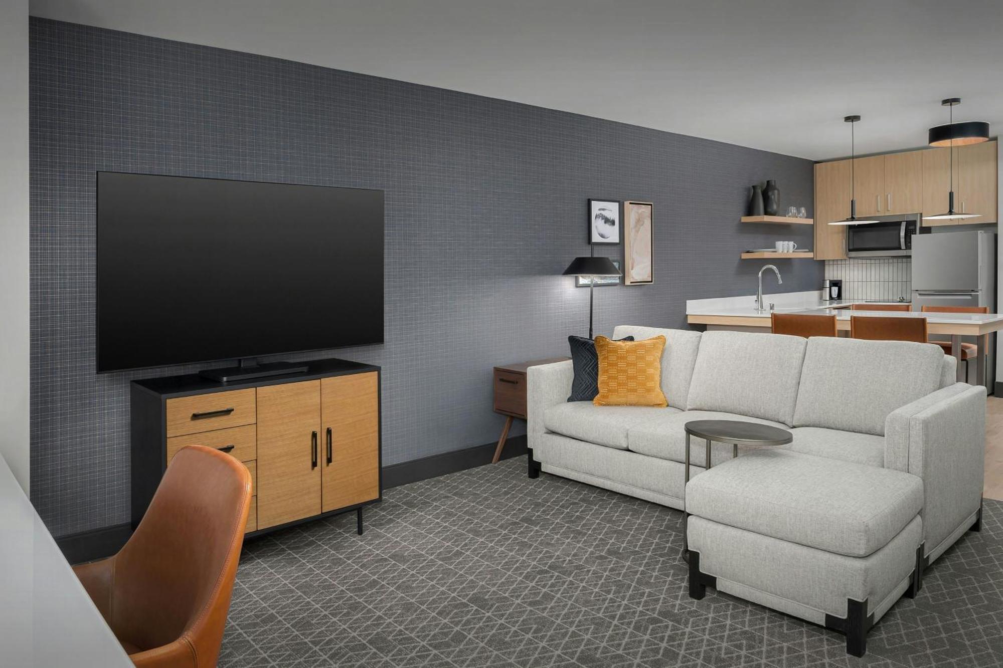 By Marriott Northgate Station 3*