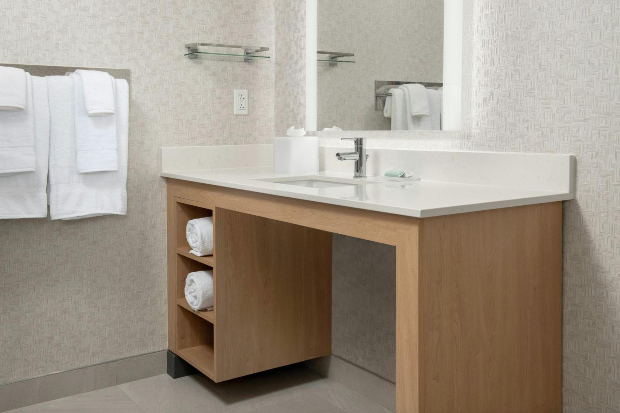 By Marriott Northgate Station Hotel 3*