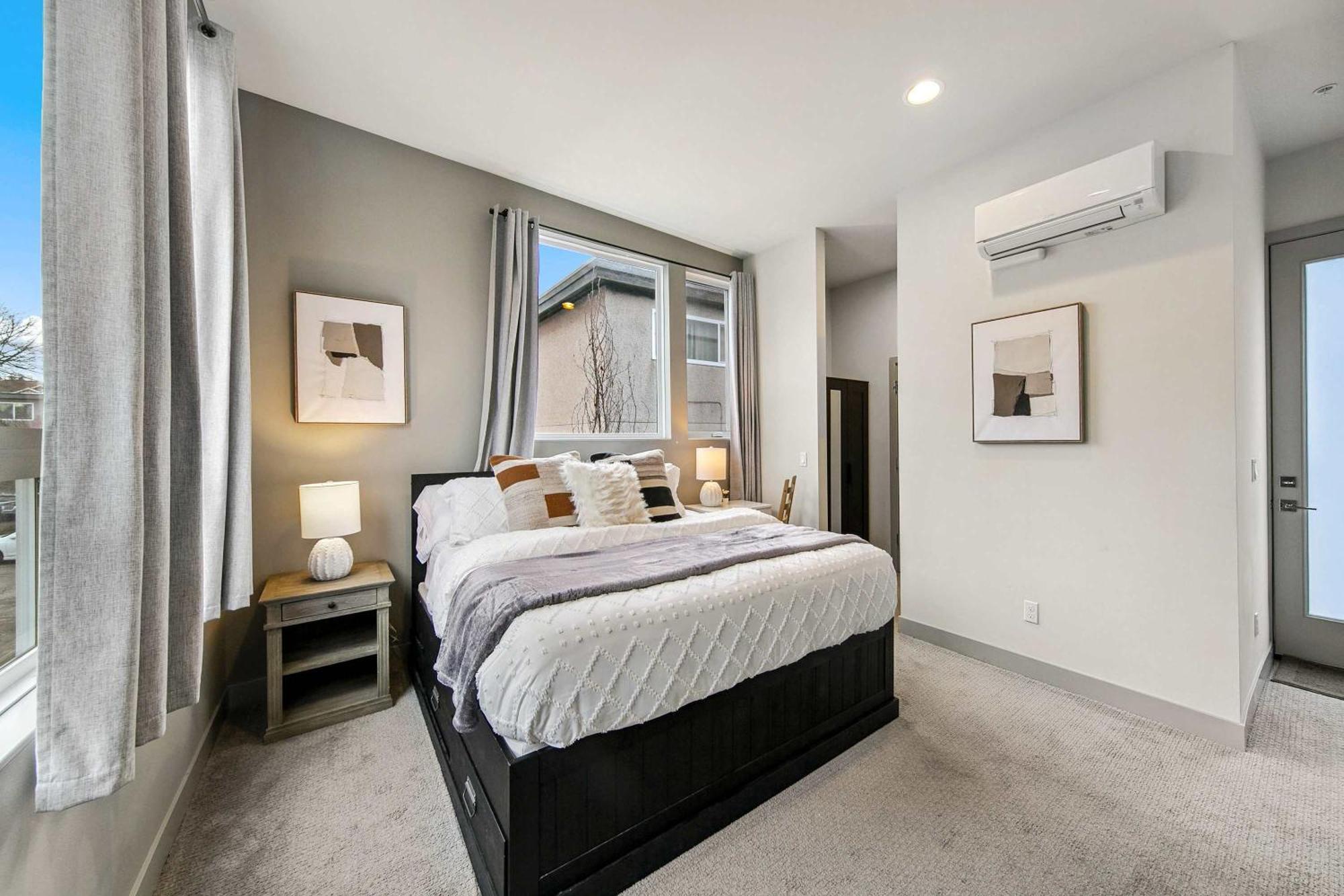 & View Modern Retreat W Ac Holiday home *