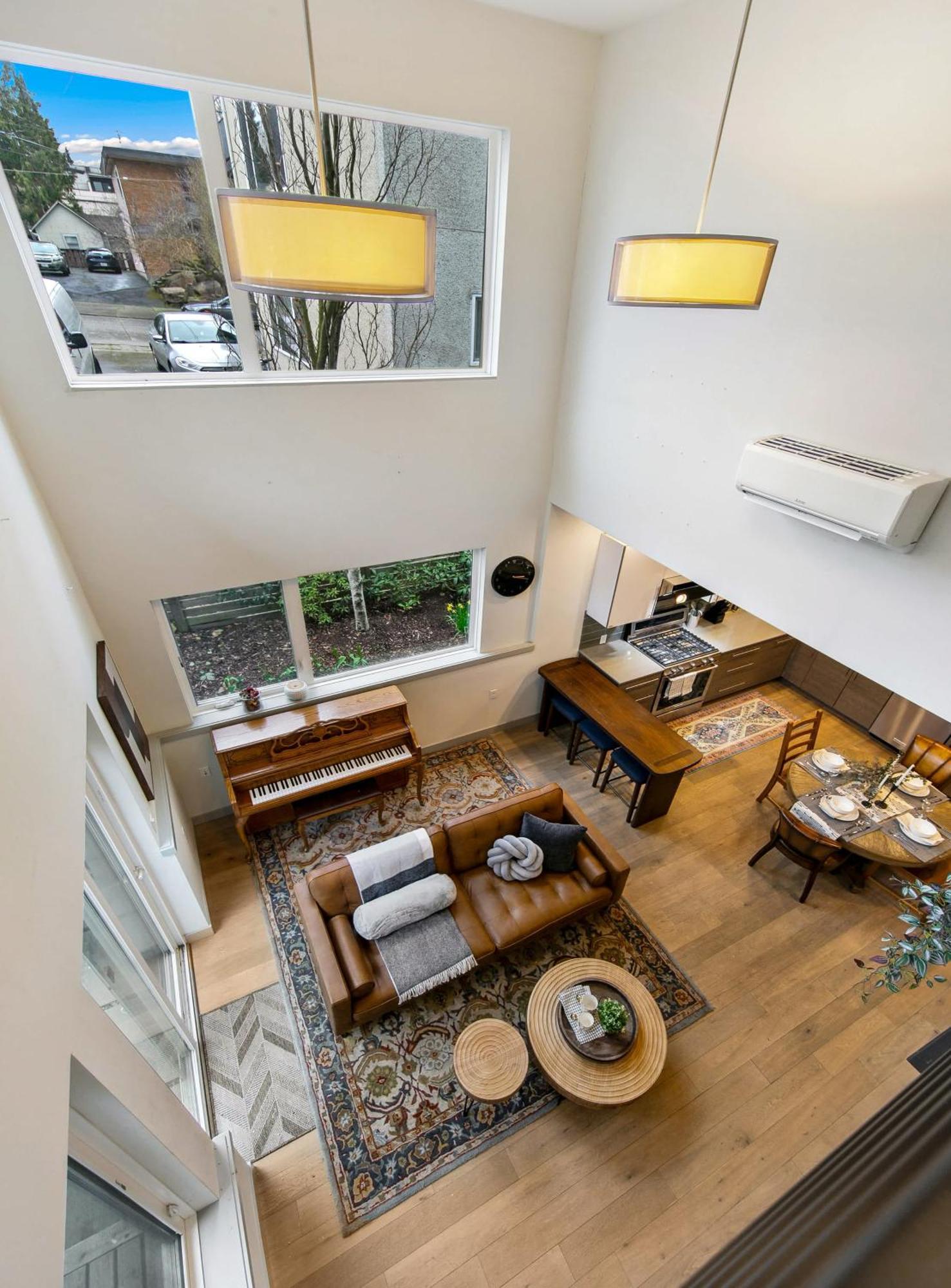 & View Modern Retreat W Ac Seattle